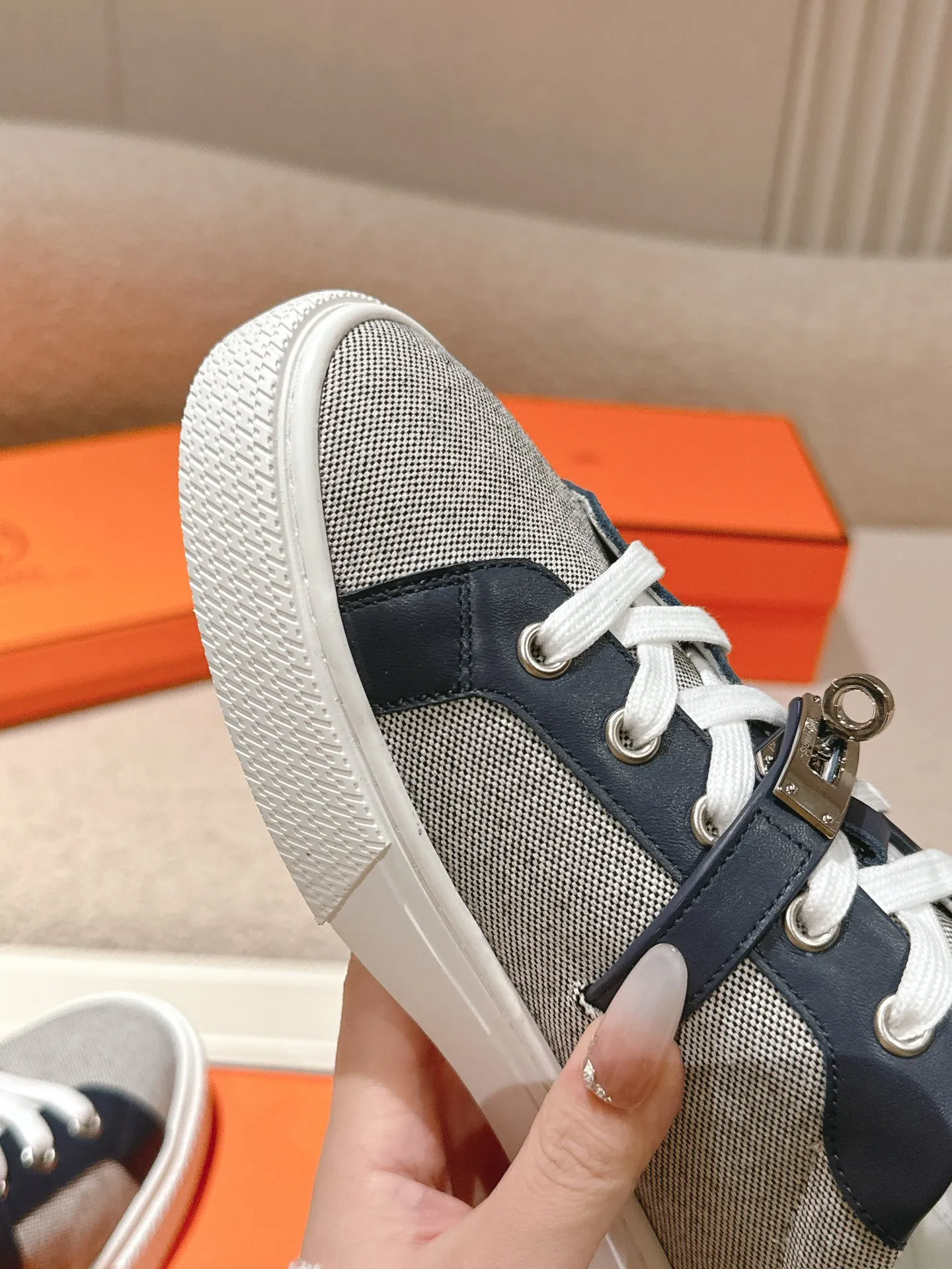 Hermès 厚底スニーカー グレー ケリーデザイン - 画像 (7)