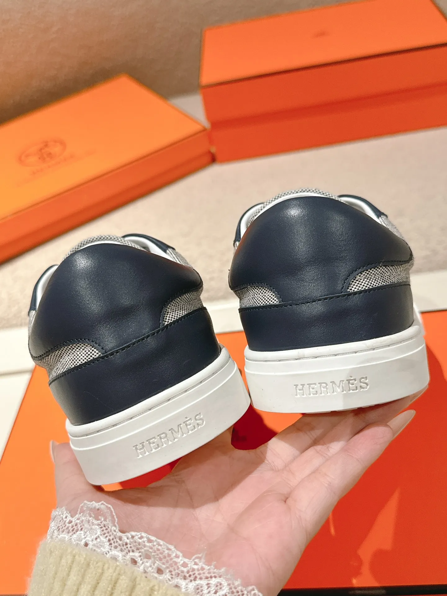 Hermès 厚底スニーカー グレー ケリーデザイン - 画像 (8)