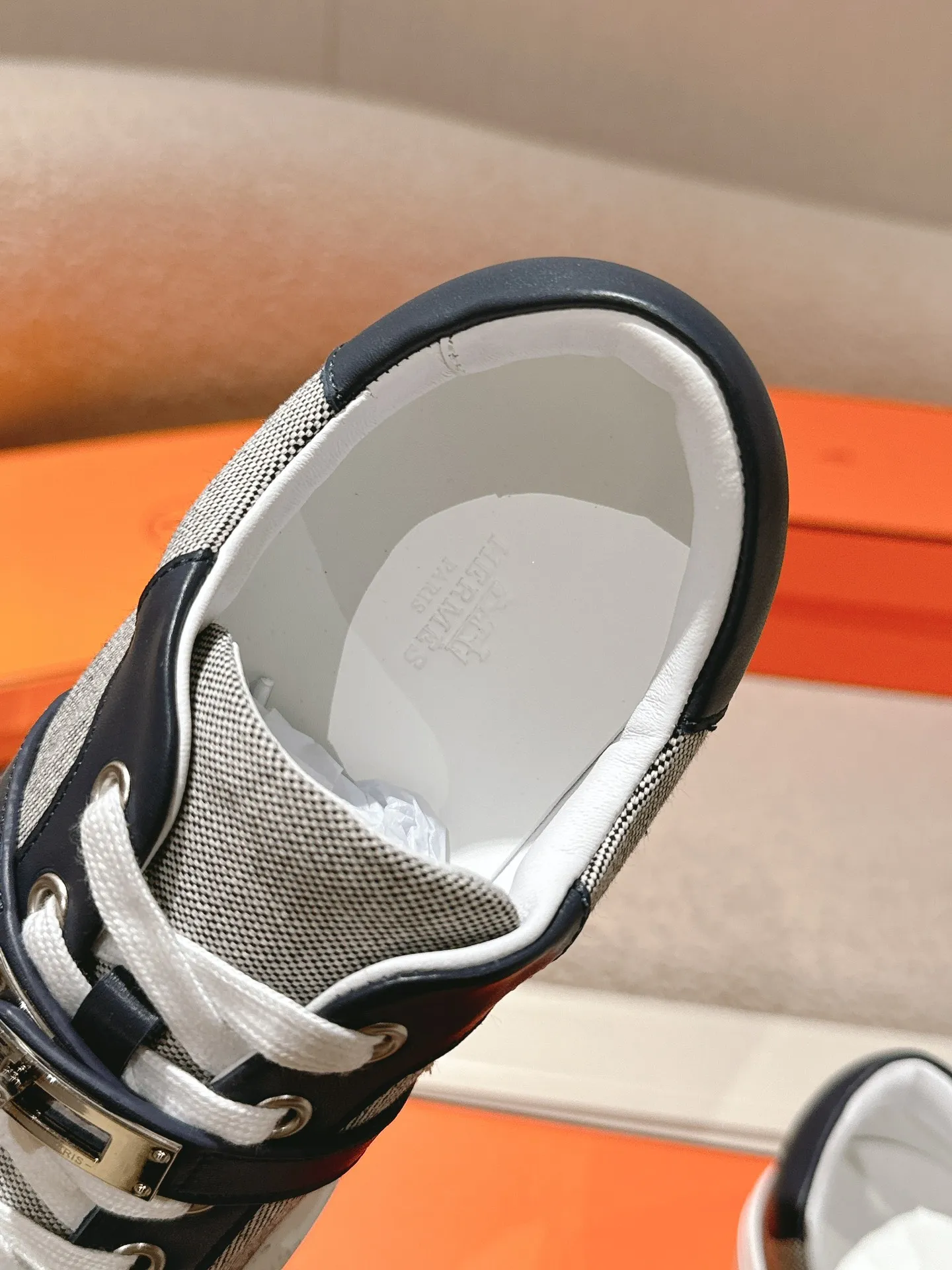 Hermès 厚底スニーカー グレー ケリーデザイン - 画像 (10)