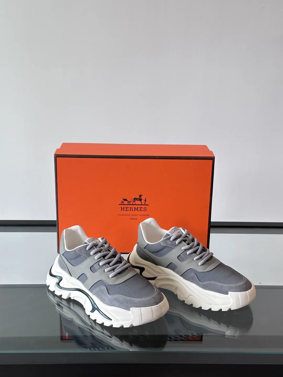 HERMES Hugo 厚底スニーカー グレー カジュアルスタイル - 画像 (6)