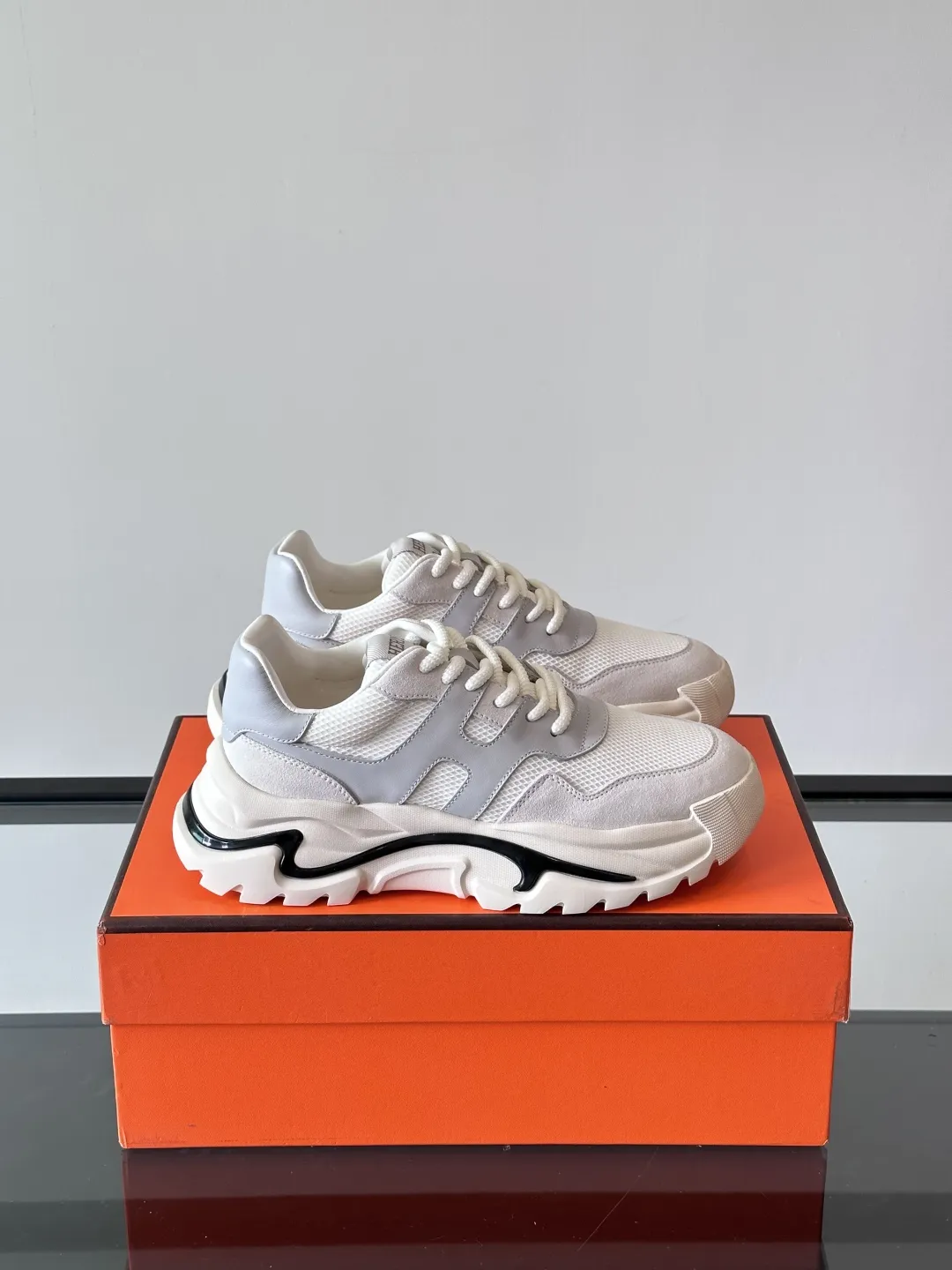 HERMES Hugo 厚底スニーカー ホワイト スタイル