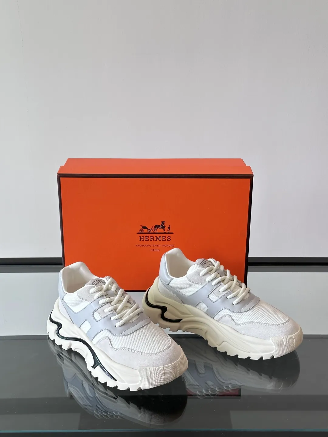 HERMES Hugo 厚底スニーカー ホワイト スタイル - 画像 (6)