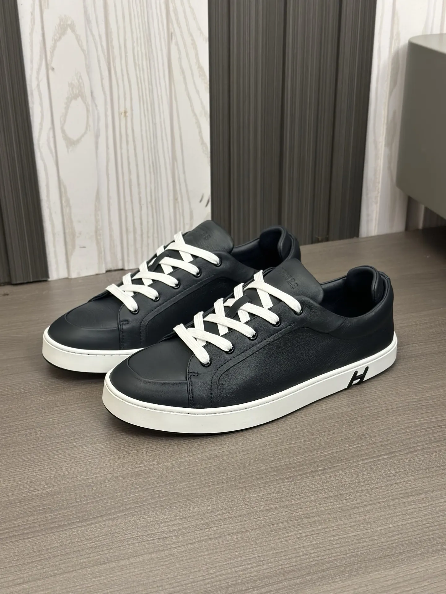 HERMES 厚底スニーカー ブラック レースアップ