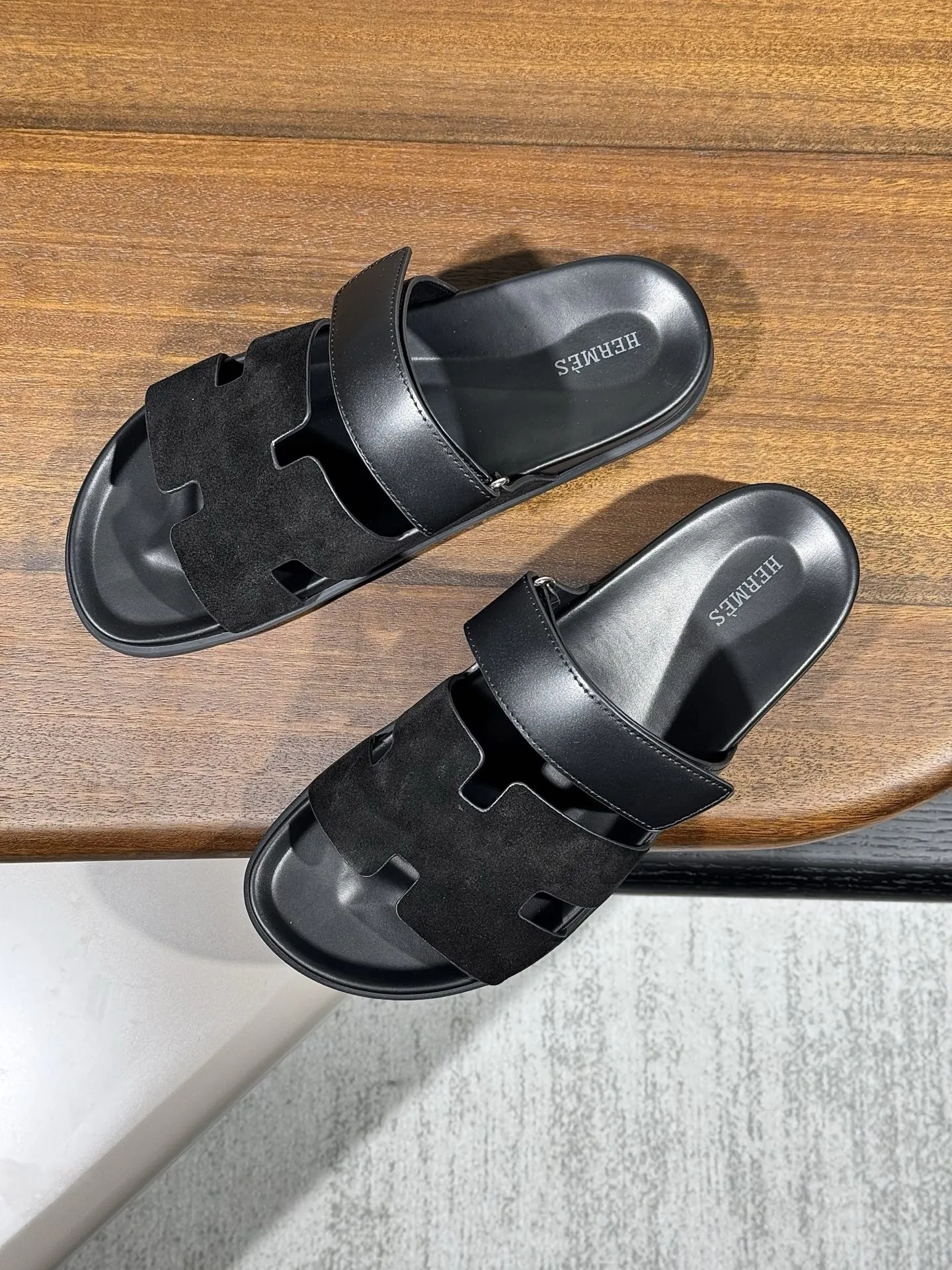 エルメス 黒 クラシックスエードサンダル - 画像 (3)