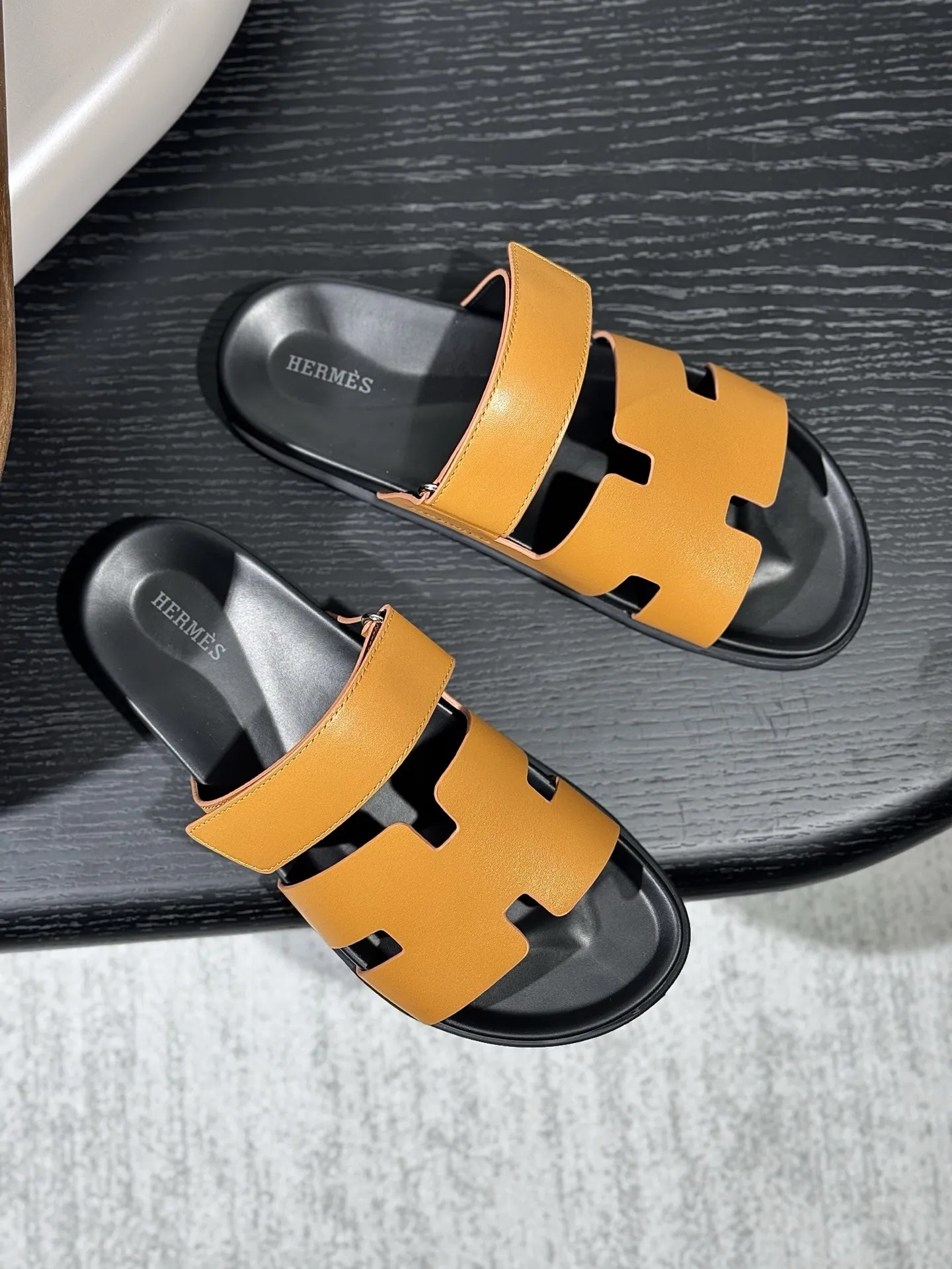 HERMES オレンジ サンダル クラシックデザイン - 画像 (4)