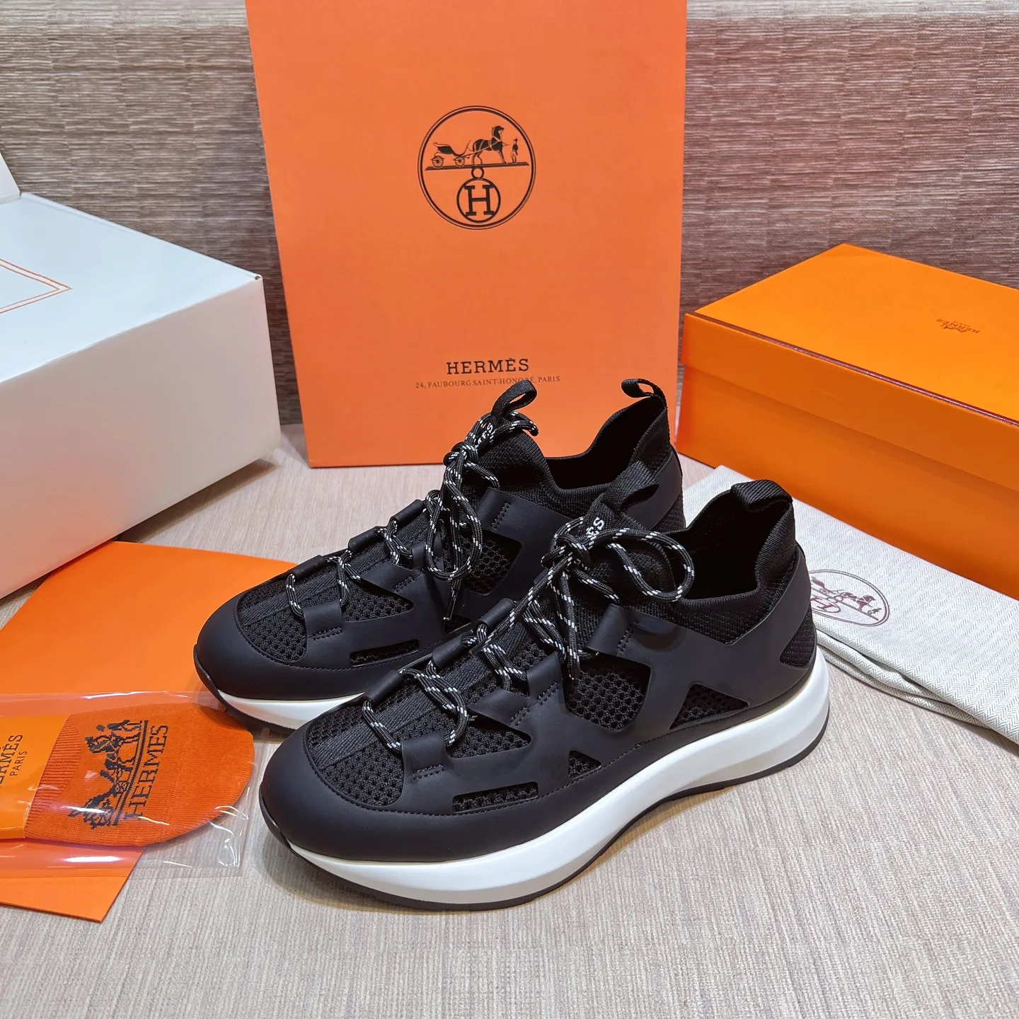 Hermès 厚底スニーカー ブラック