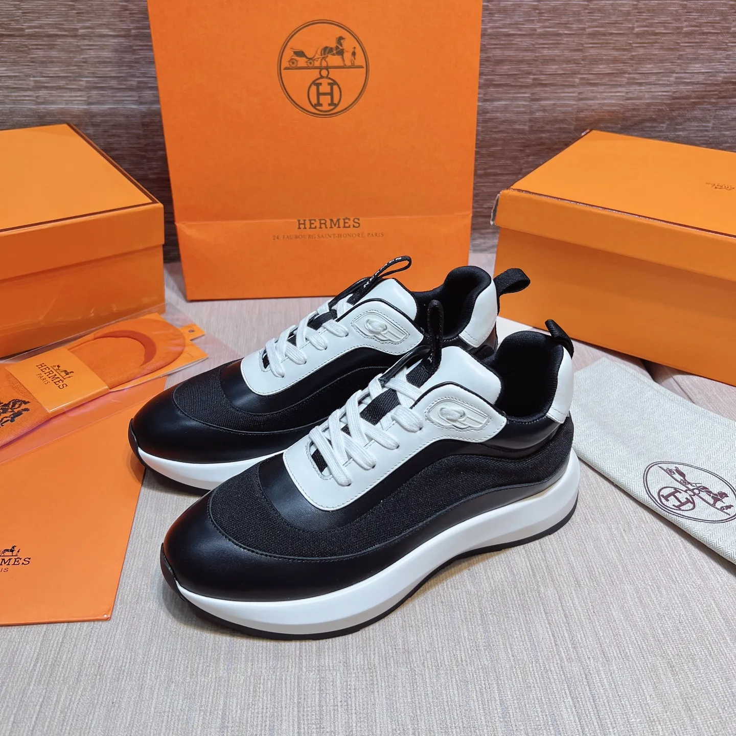 エルメス 厚底スニーカー ブラックホワイト