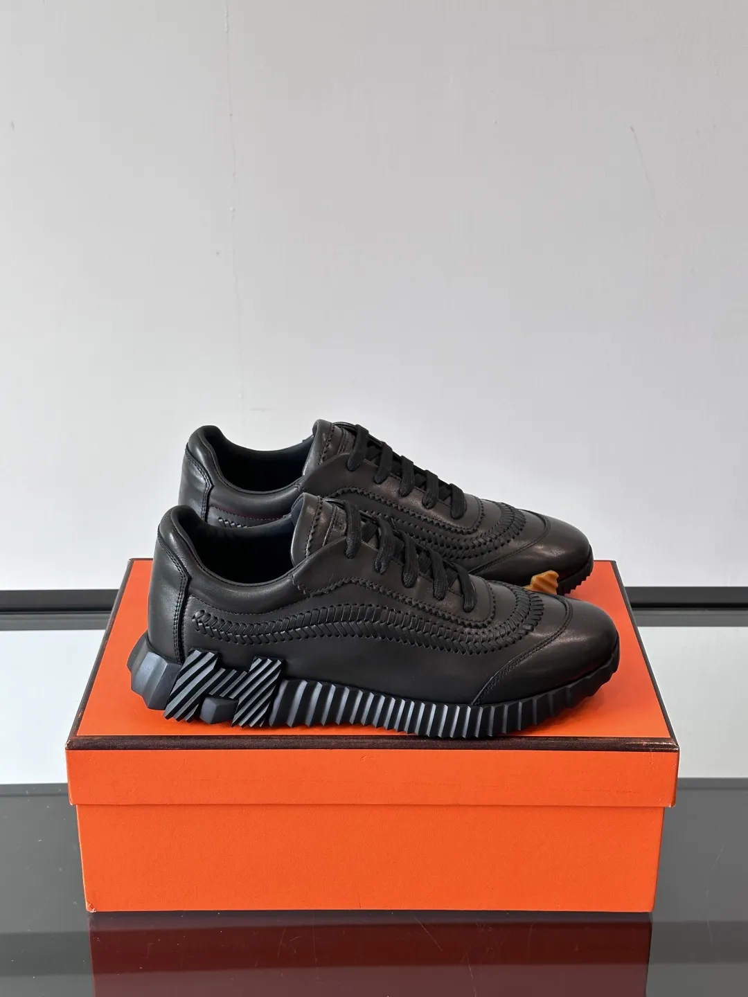 Hermès 厚底スニーカー ブラック クラシックスタイル