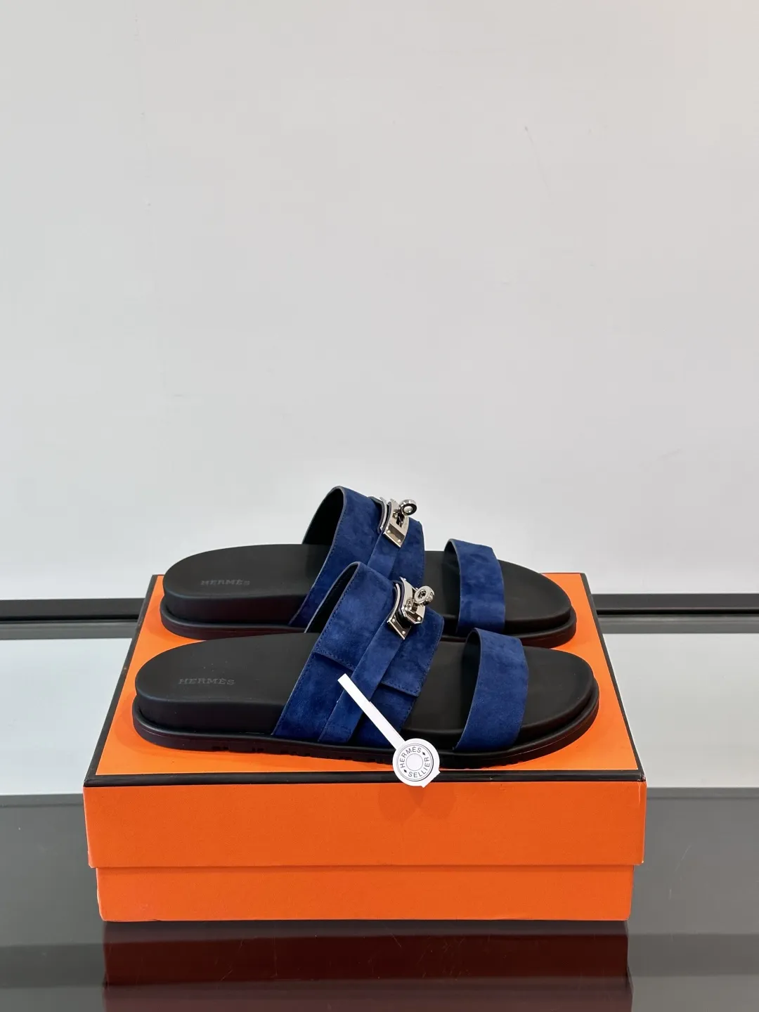 エルメス ブルー レザーサンダル サイズ