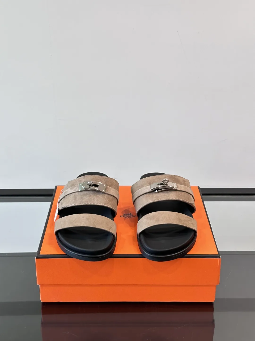 エルメス ベージュ レザーサンダル メンズ - 画像 (3)