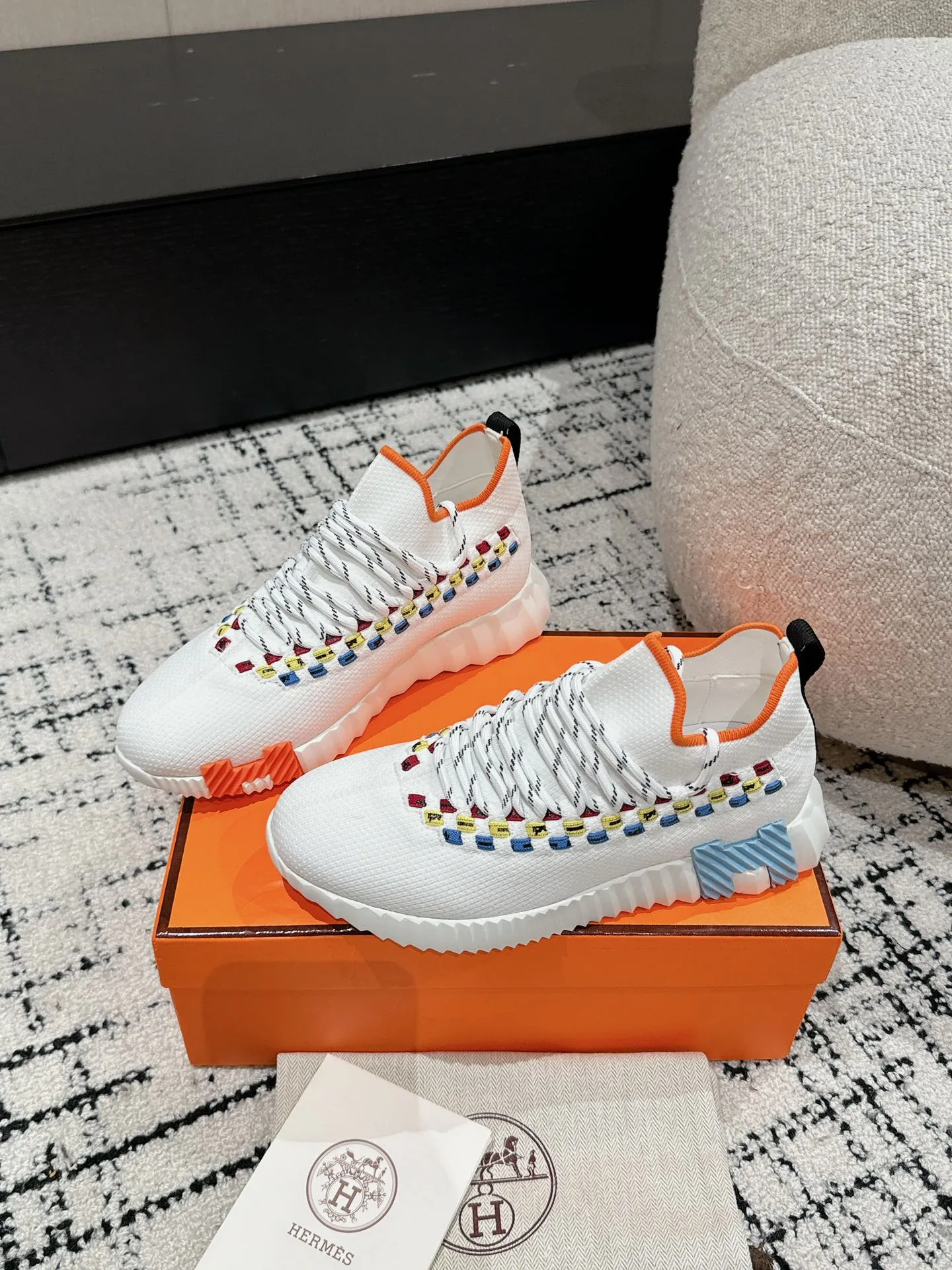 Hermès 厚底スニーカー ホワイト カップルスタイル - 画像 (4)