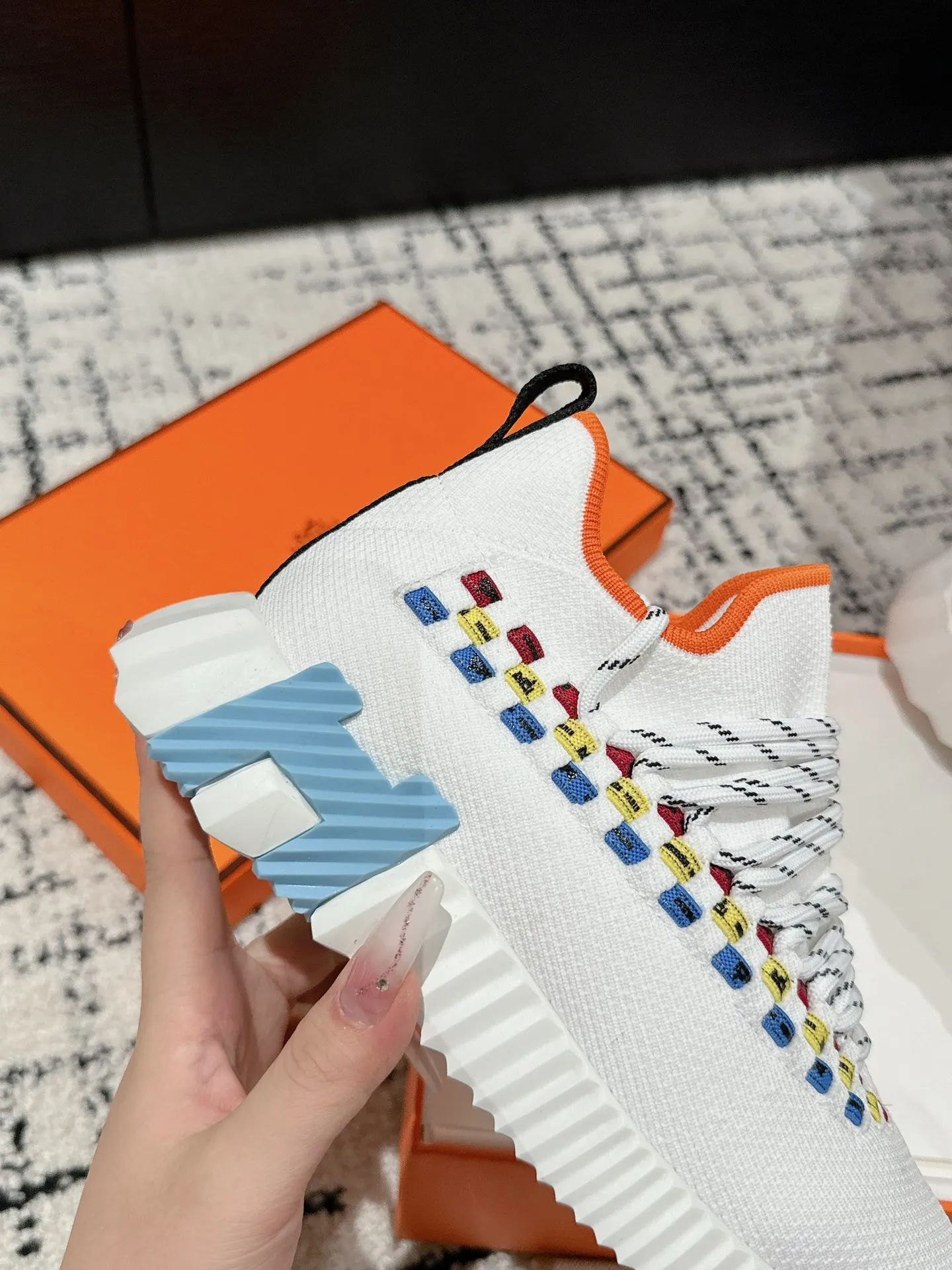 Hermès 厚底スニーカー ホワイト カップルスタイル - 画像 (7)