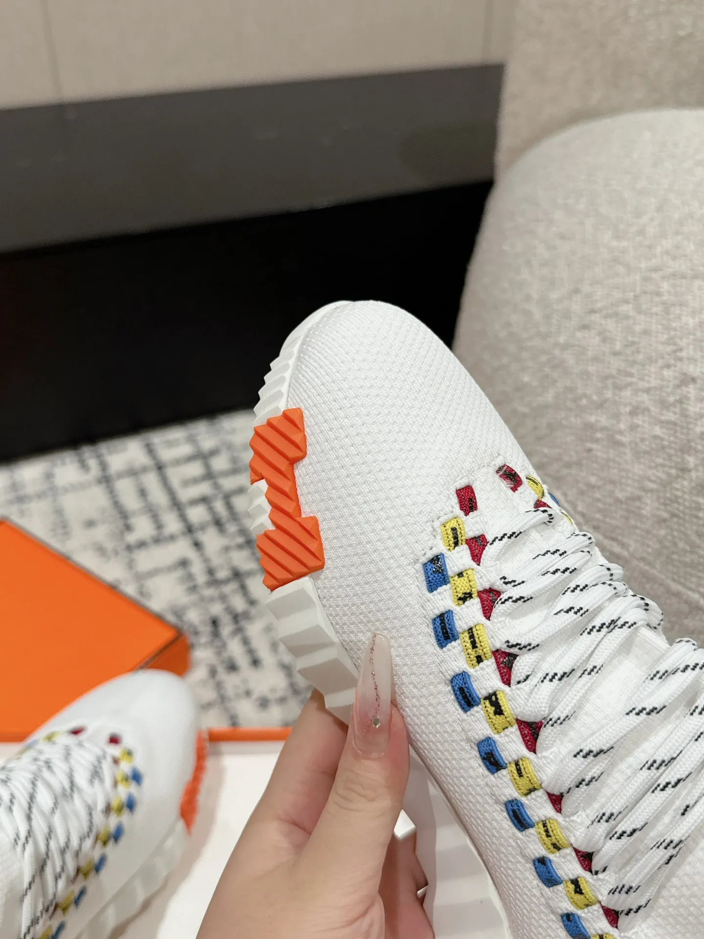 Hermès 厚底スニーカー ホワイト カップルスタイル - 画像 (8)