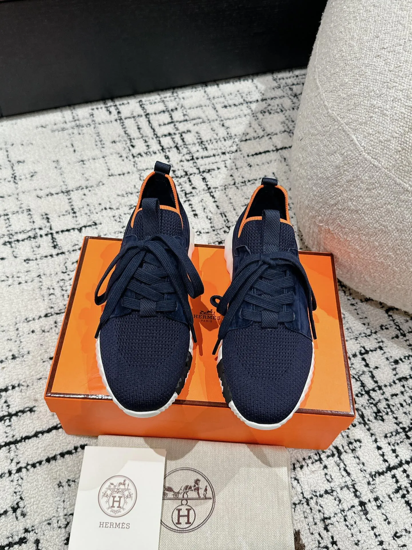 エルメス 厚底スニーカー ネイビー カジュアルスタイル - 画像 (3)