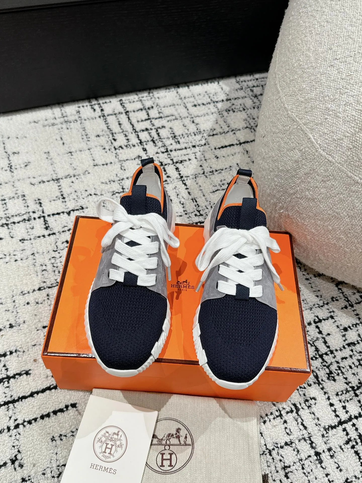 エルメス 厚底スニーカー ネイビー カジュアルスタイル - 画像 (3)