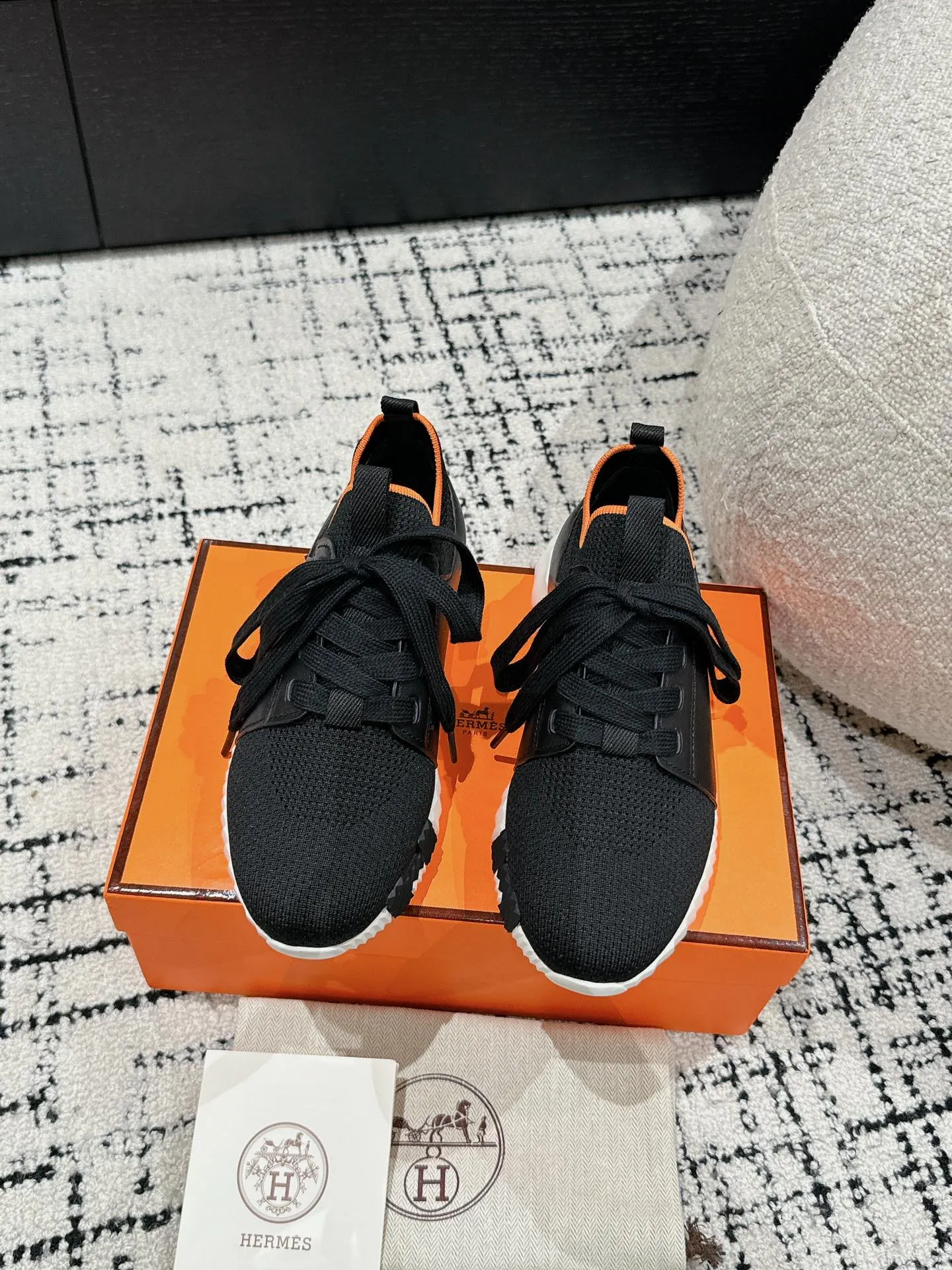 エルメス 厚底スニーカー ブラック カップルスタイル - 画像 (3)