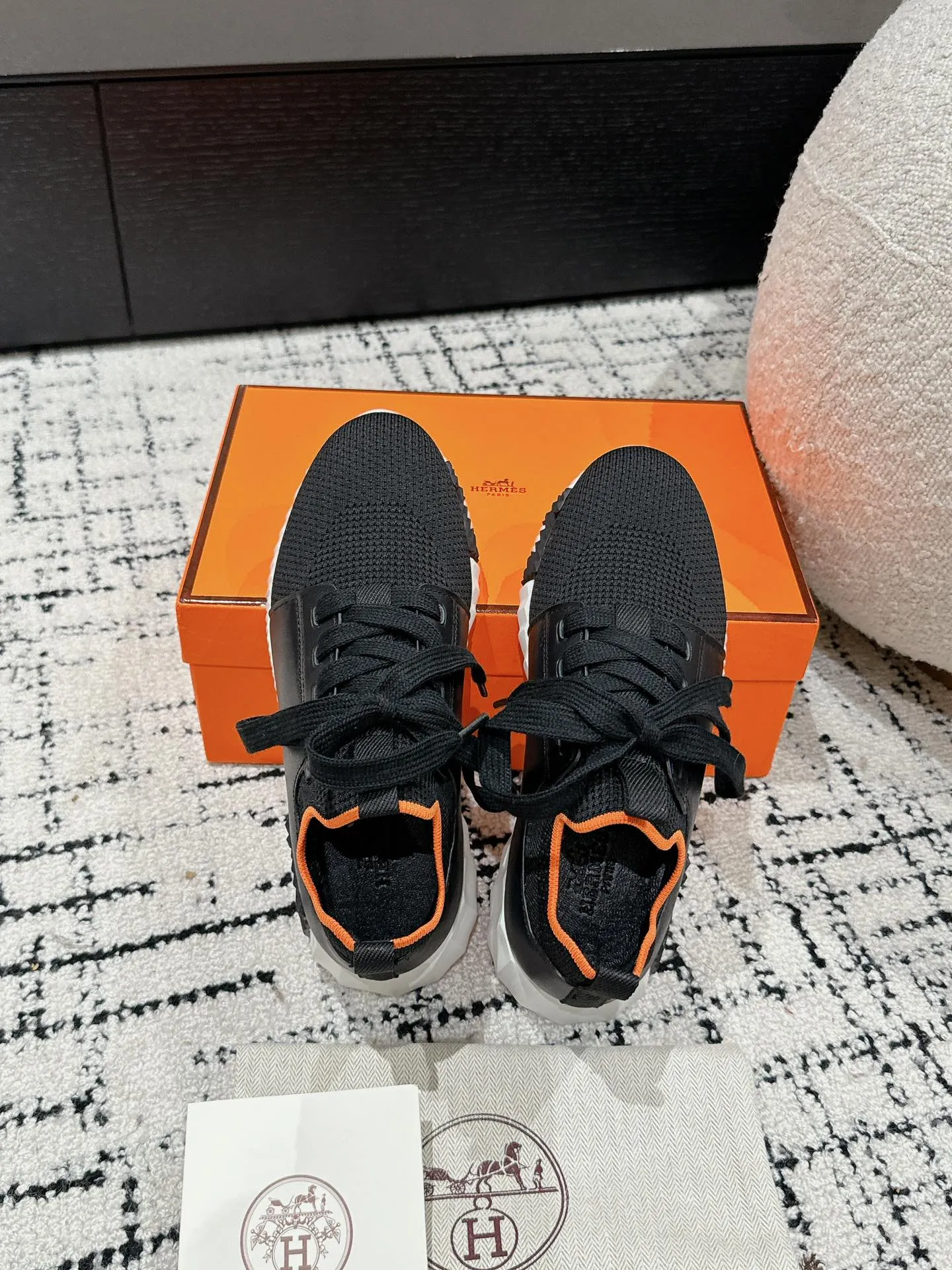 エルメス 厚底スニーカー ブラック カップルスタイル - 画像 (5)