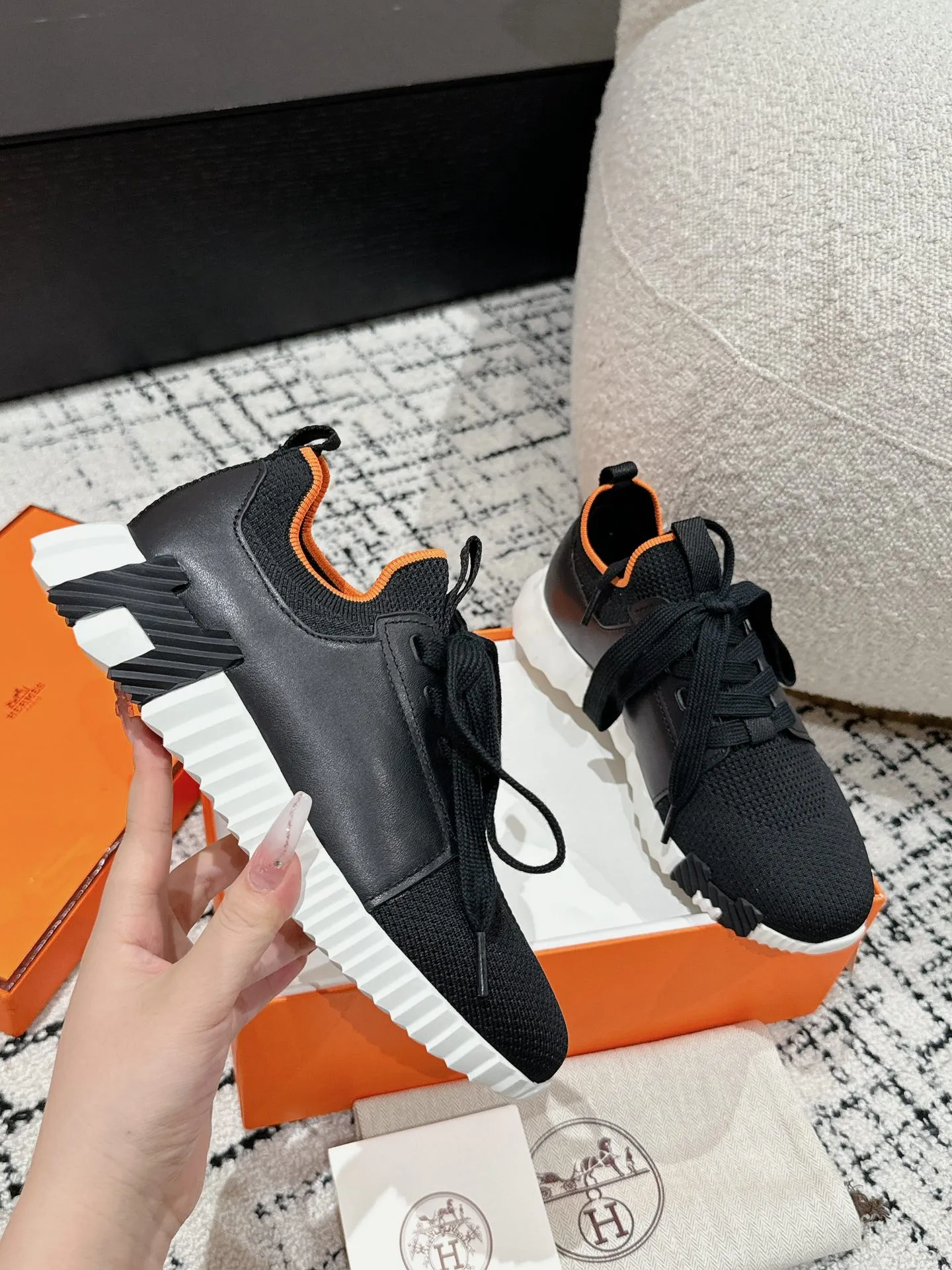 エルメス 厚底スニーカー ブラック カップルスタイル - 画像 (6)