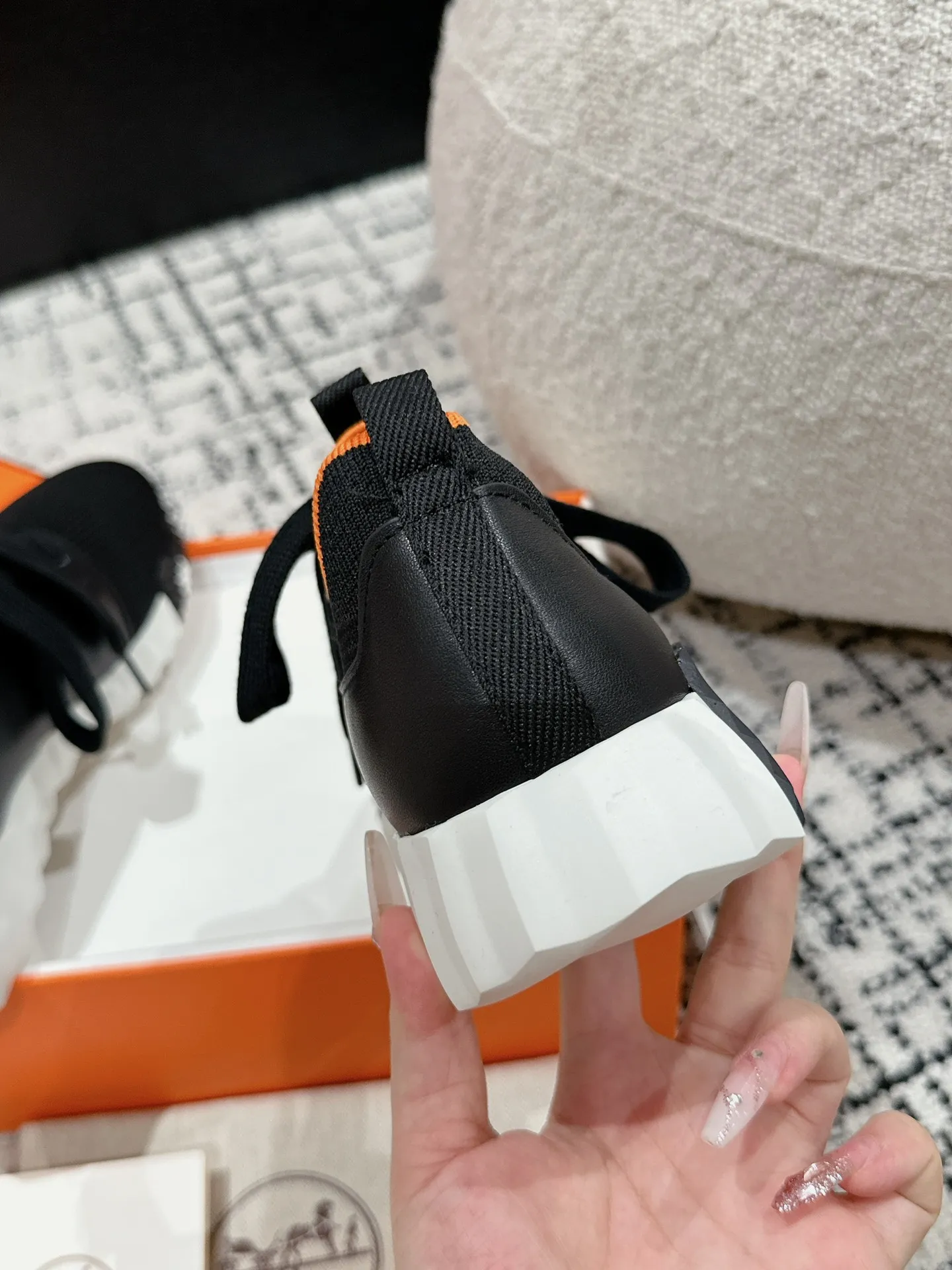 エルメス 厚底スニーカー ブラック カップルスタイル - 画像 (9)