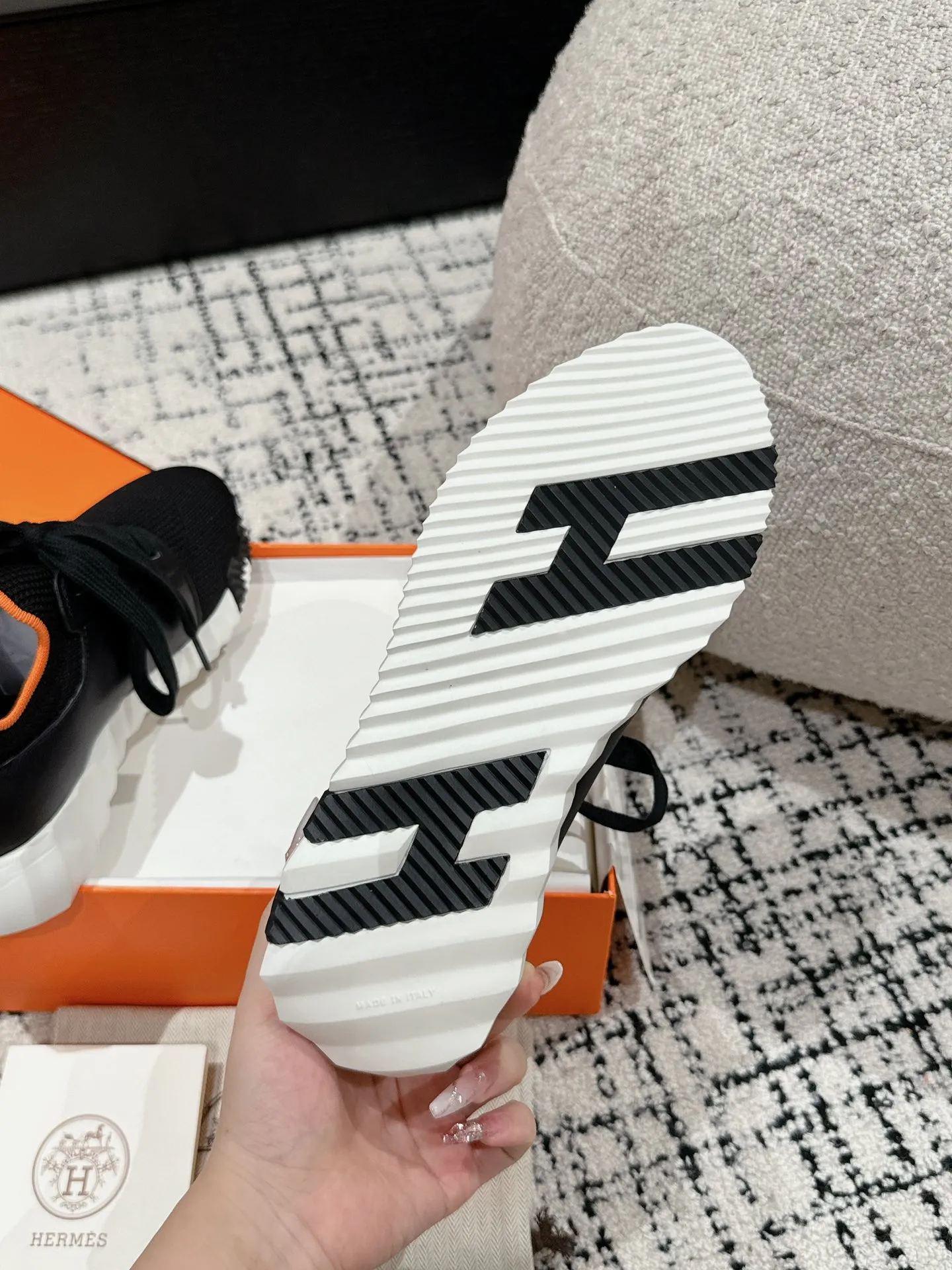 エルメス 厚底スニーカー ブラック カップルスタイル - 画像 (10)