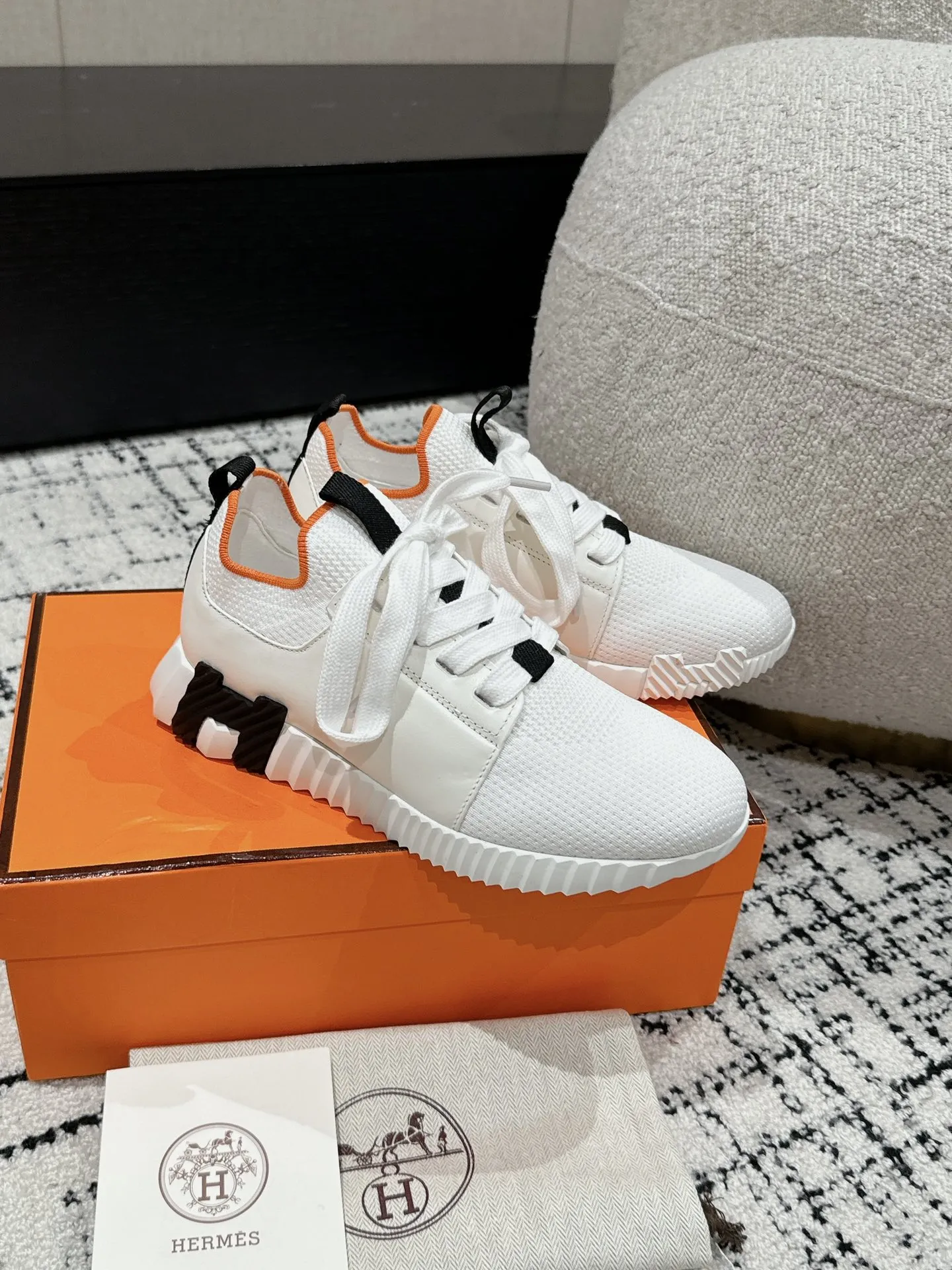 エルメス 厚底スニーカー ホワイト オレンジ 秋冬新作