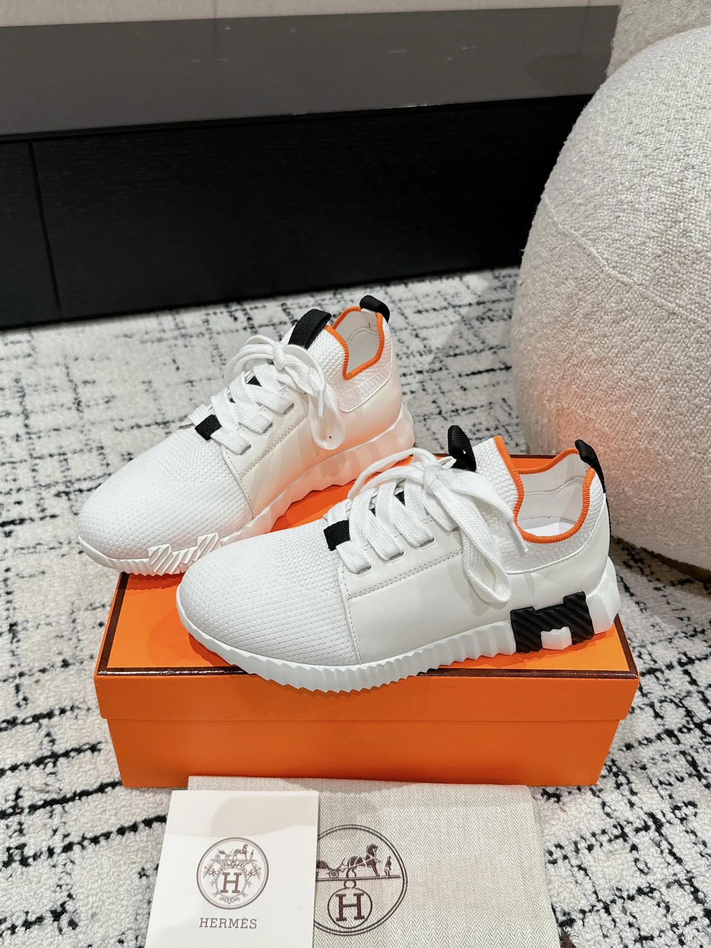 エルメス 厚底スニーカー ホワイト オレンジ 秋冬新作 - 画像 (4)