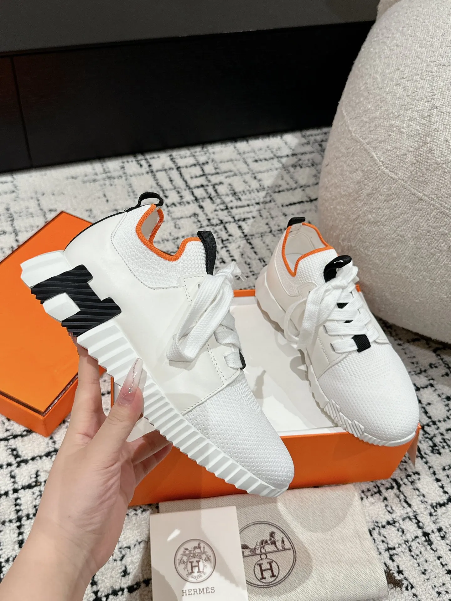 エルメス 厚底スニーカー ホワイト オレンジ 秋冬新作 - 画像 (6)