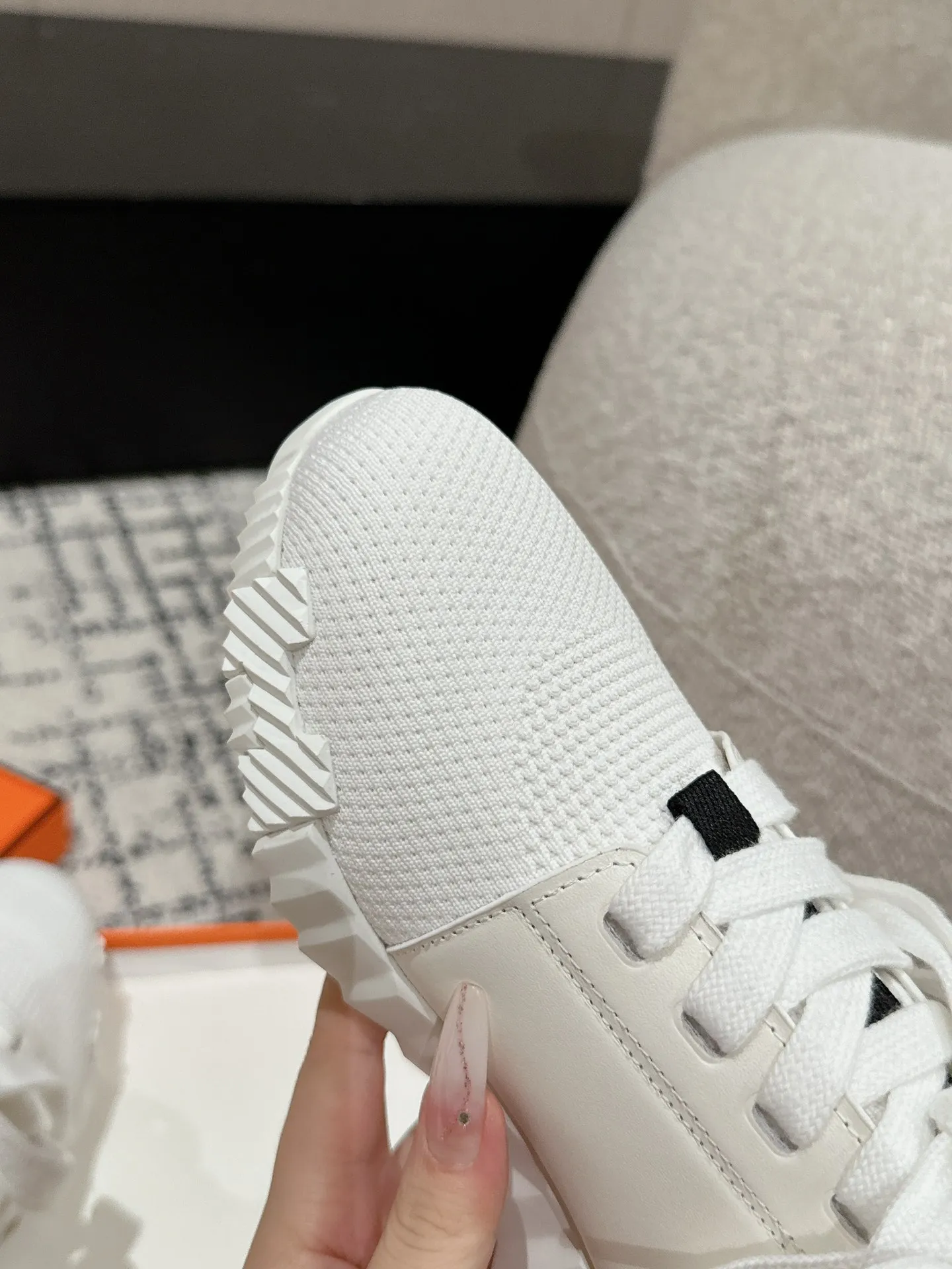 エルメス 厚底スニーカー ホワイト オレンジ 秋冬新作 - 画像 (8)