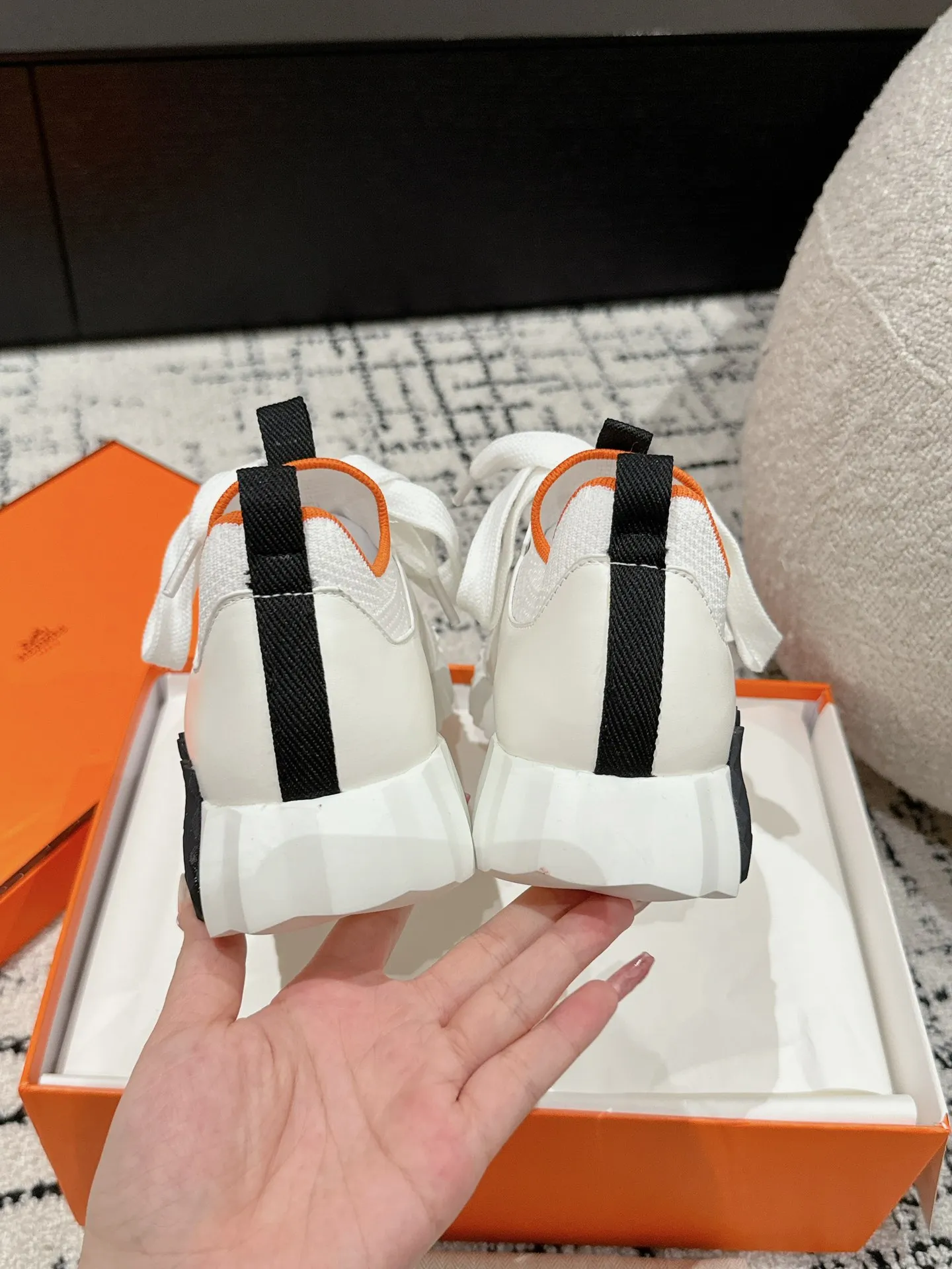 エルメス 厚底スニーカー ホワイト オレンジ 秋冬新作 - 画像 (9)