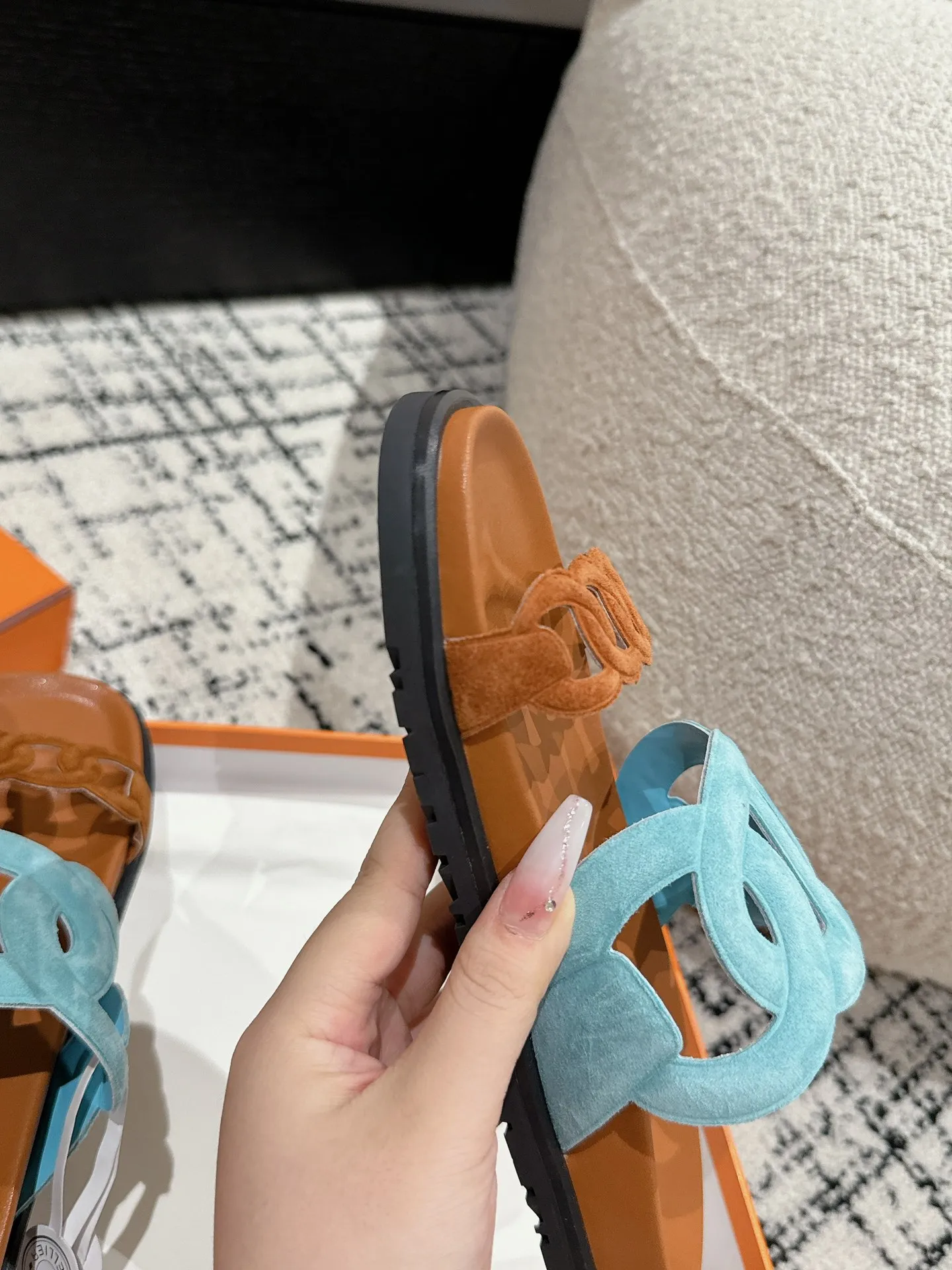 HERMES 新作豚鼻デザインの二舅ミュール ブルー - 画像 (10)