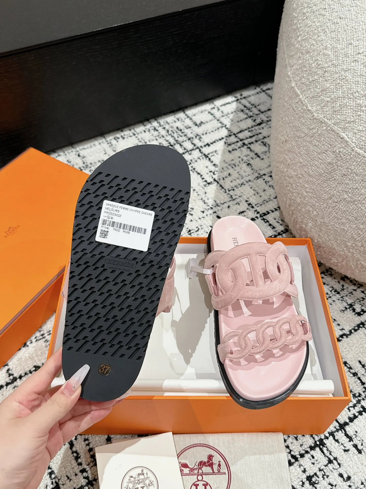 HERMES 新作豚鼻デザインの二舅ミュール ピンク - 画像 (10)