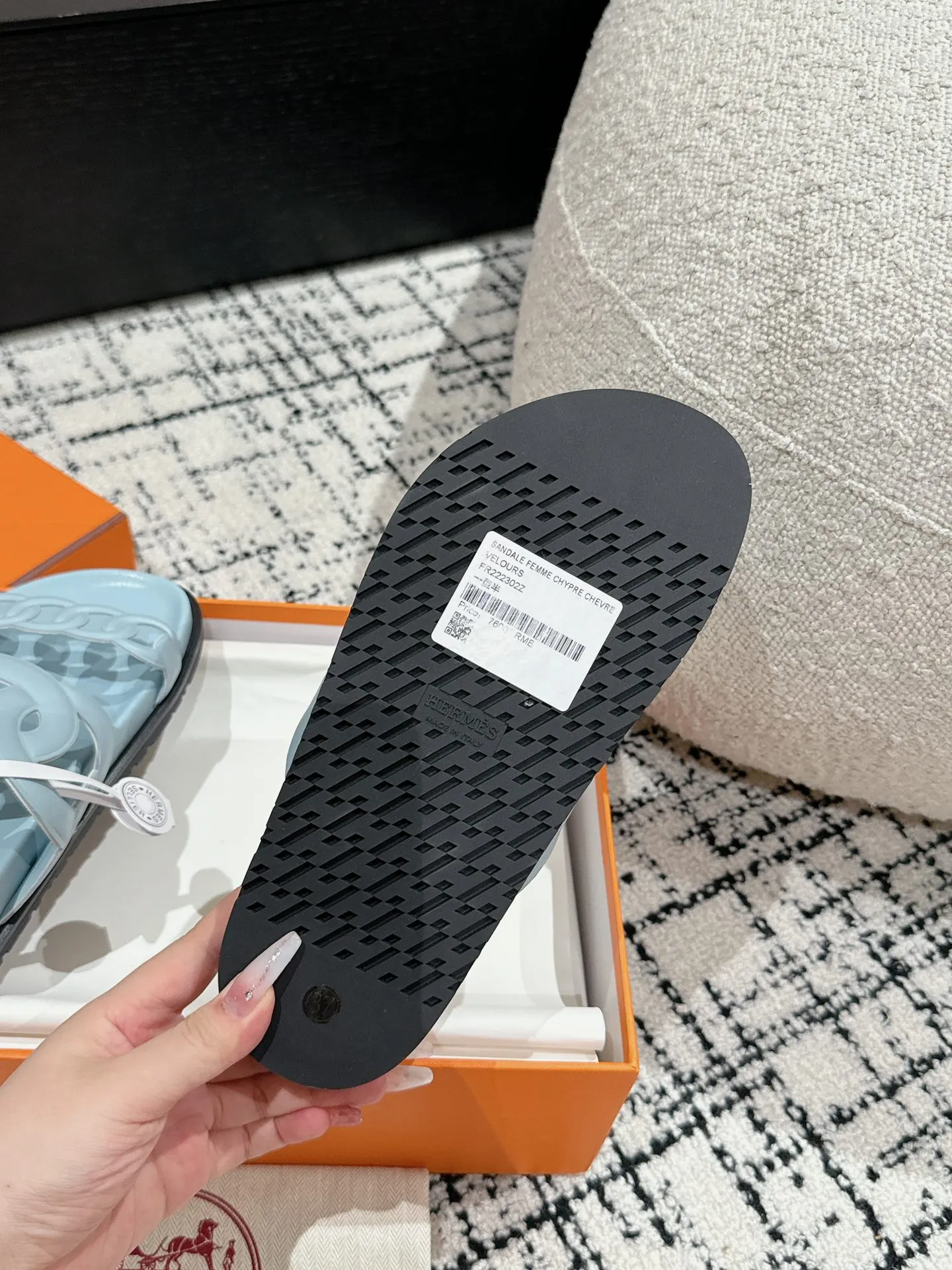 HERMES 新作豚鼻デザインの二舅ミュール ライトブルー - 画像 (10)