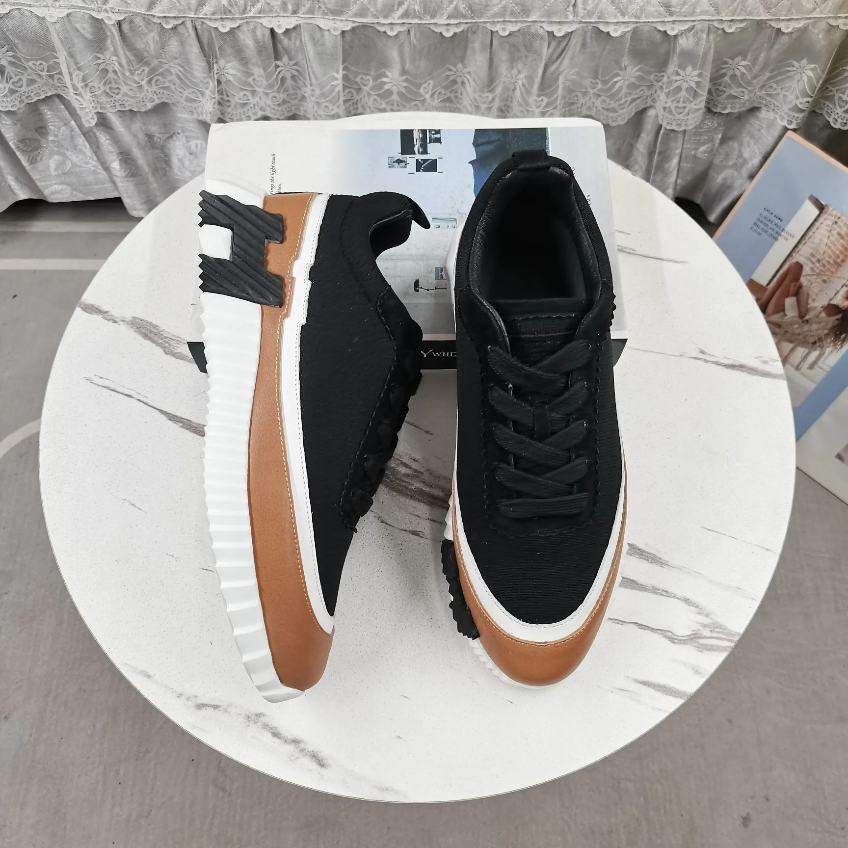 HERMES 厚底スニーカー ブラック 低帮モデル - 画像 (4)