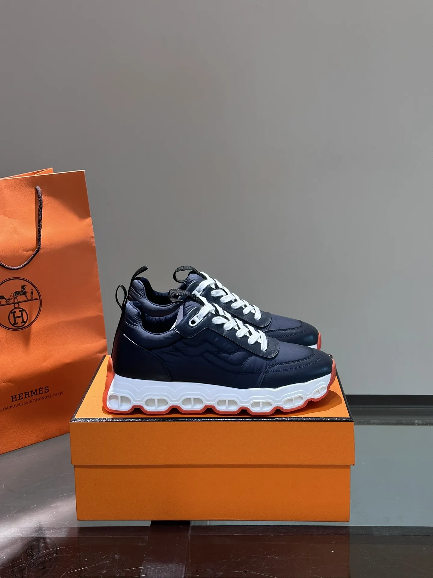 HERMES Hugo 厚底スニーカー ネイビー スタイル