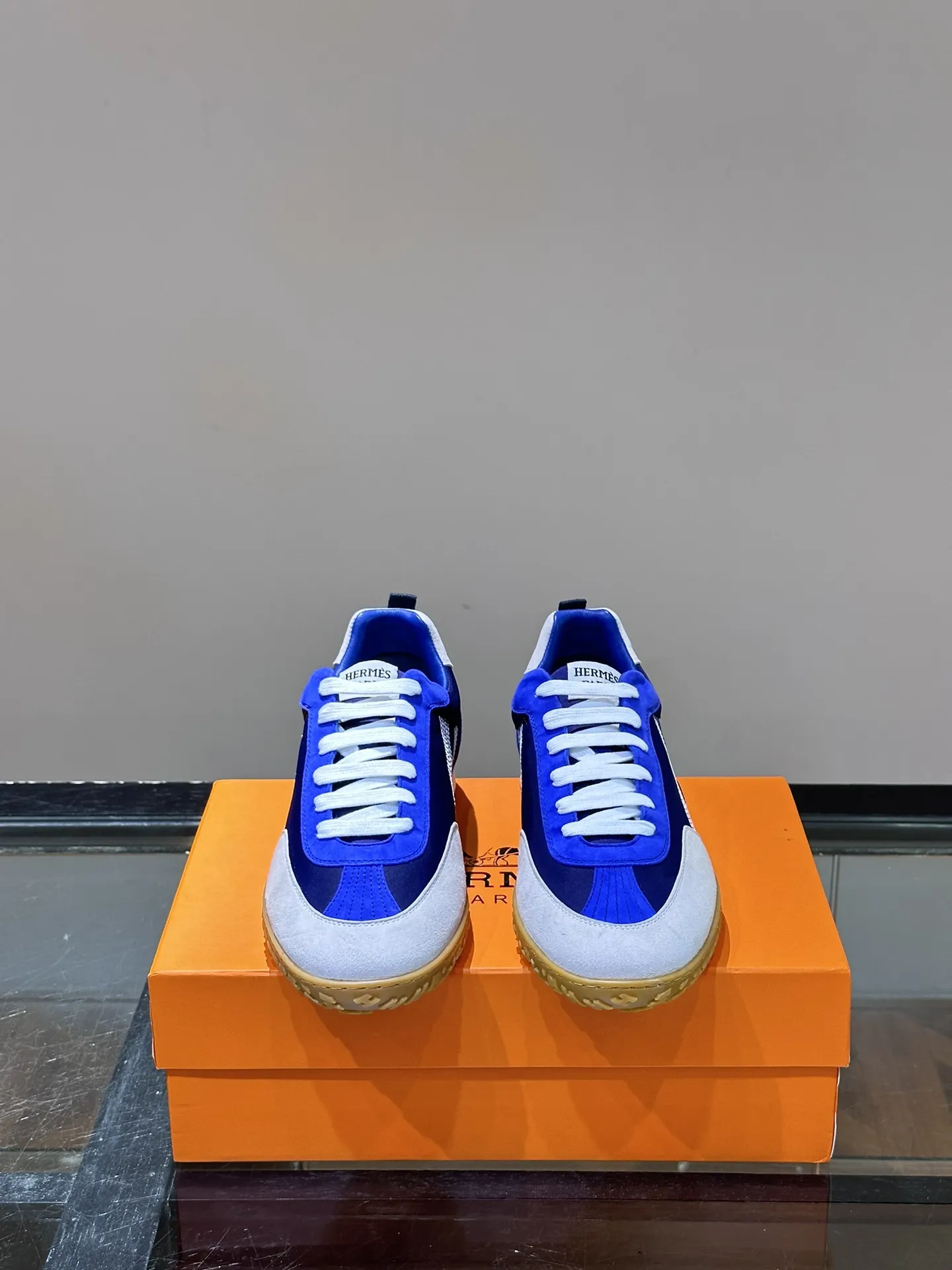 HERMES SS24厚底スニーカー ブルー 新品 - 画像 (3)