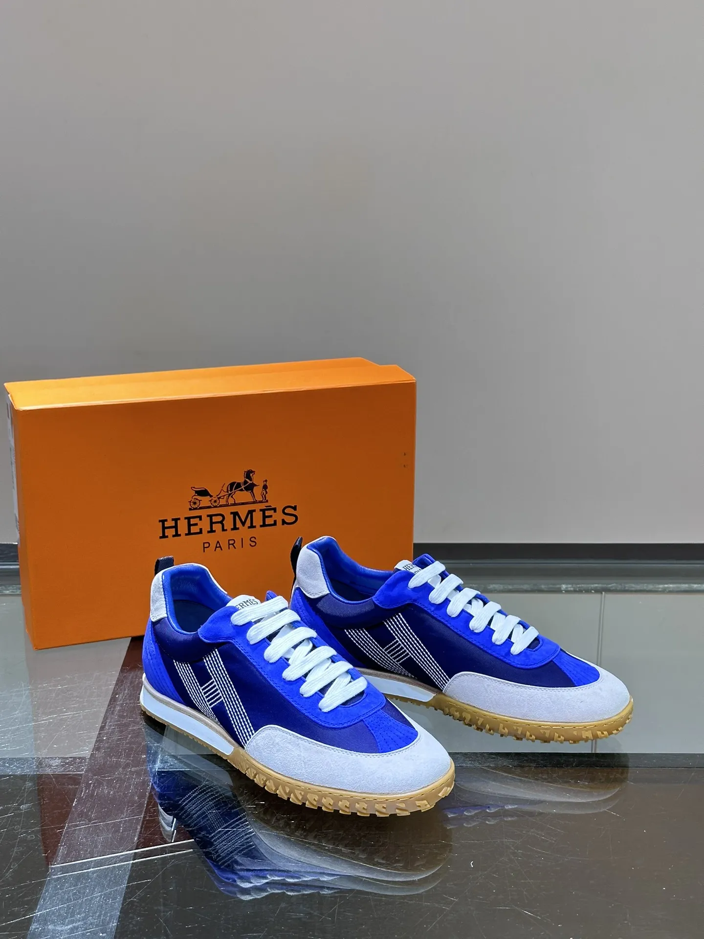 HERMES SS24厚底スニーカー ブルー 新品 - 画像 (6)