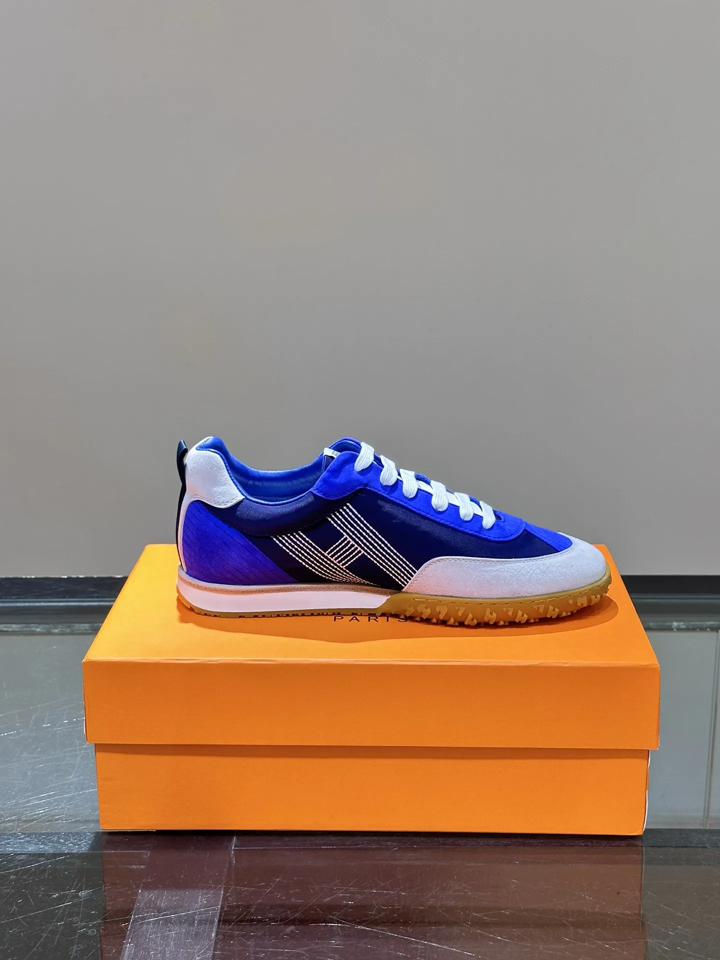 HERMES SS24厚底スニーカー ブルー 新品 - 画像 (7)