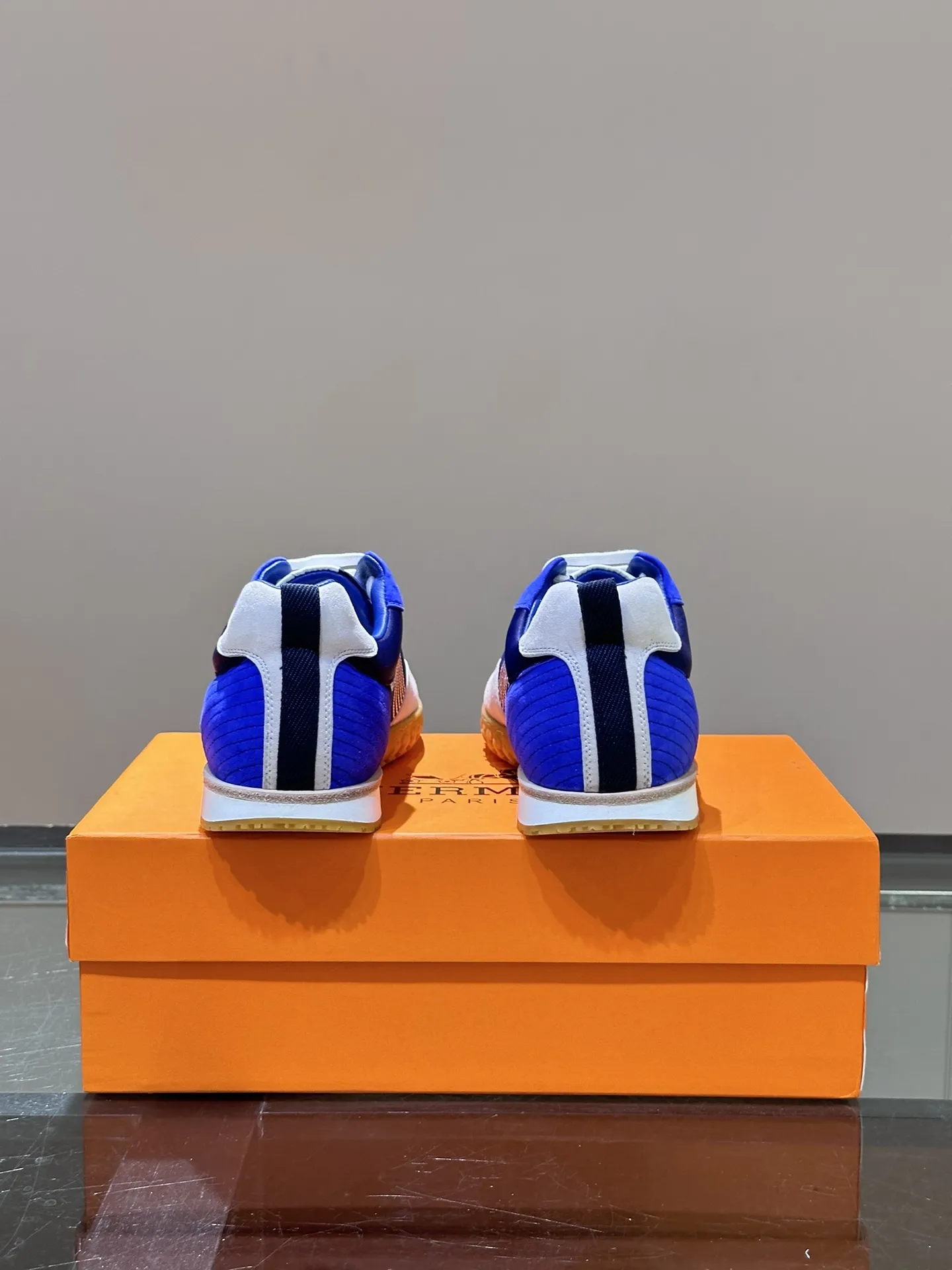 HERMES SS24厚底スニーカー ブルー 新品 - 画像 (8)