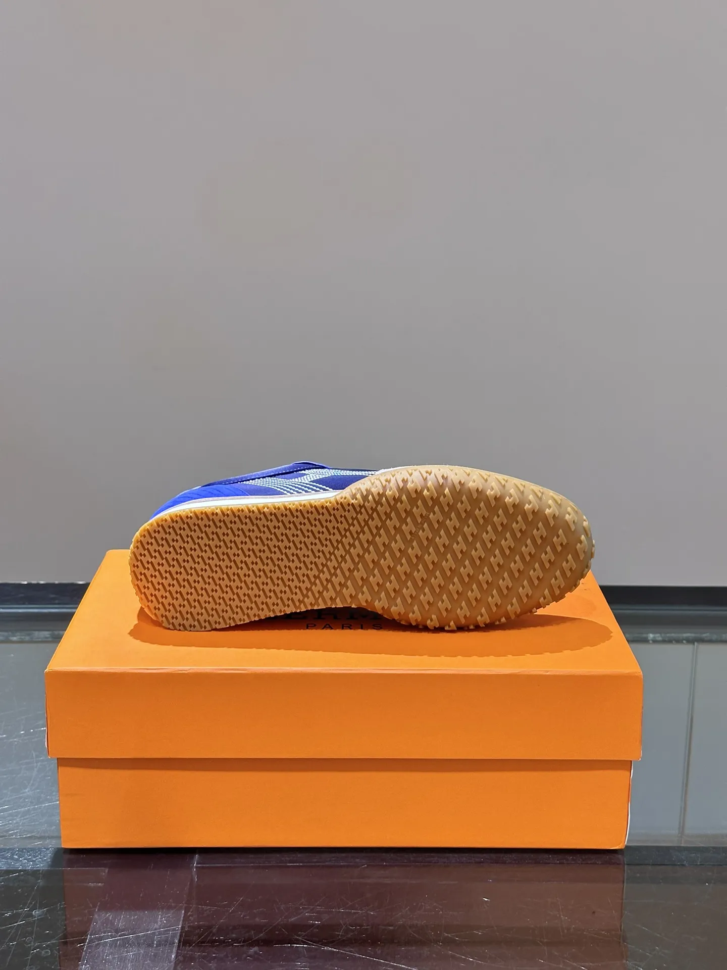 HERMES SS24厚底スニーカー ブルー 新品 - 画像 (10)