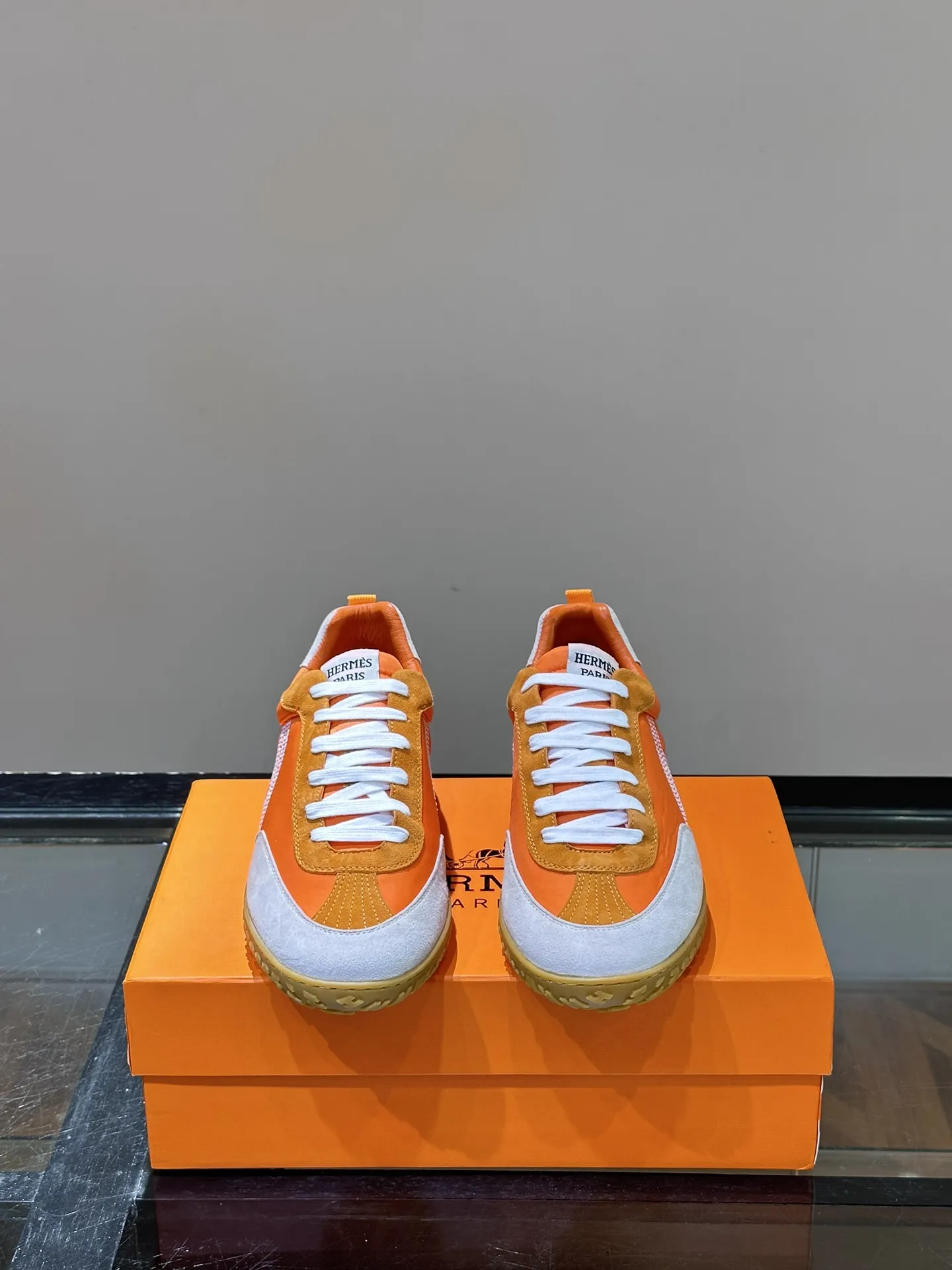 HERMES SS24 オレンジ厚底スニーカー 新作 - 画像 (3)
