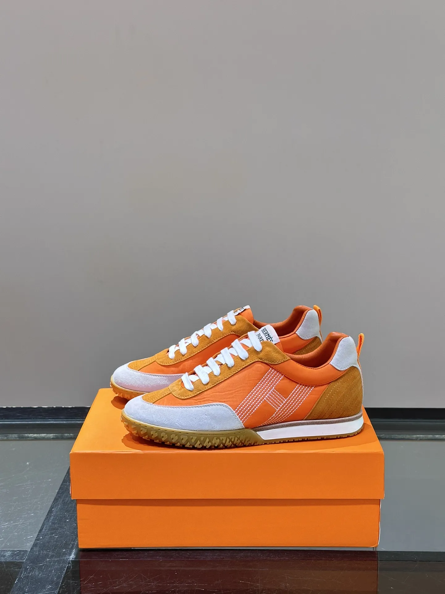 HERMES SS24 オレンジ厚底スニーカー 新作 - 画像 (4)