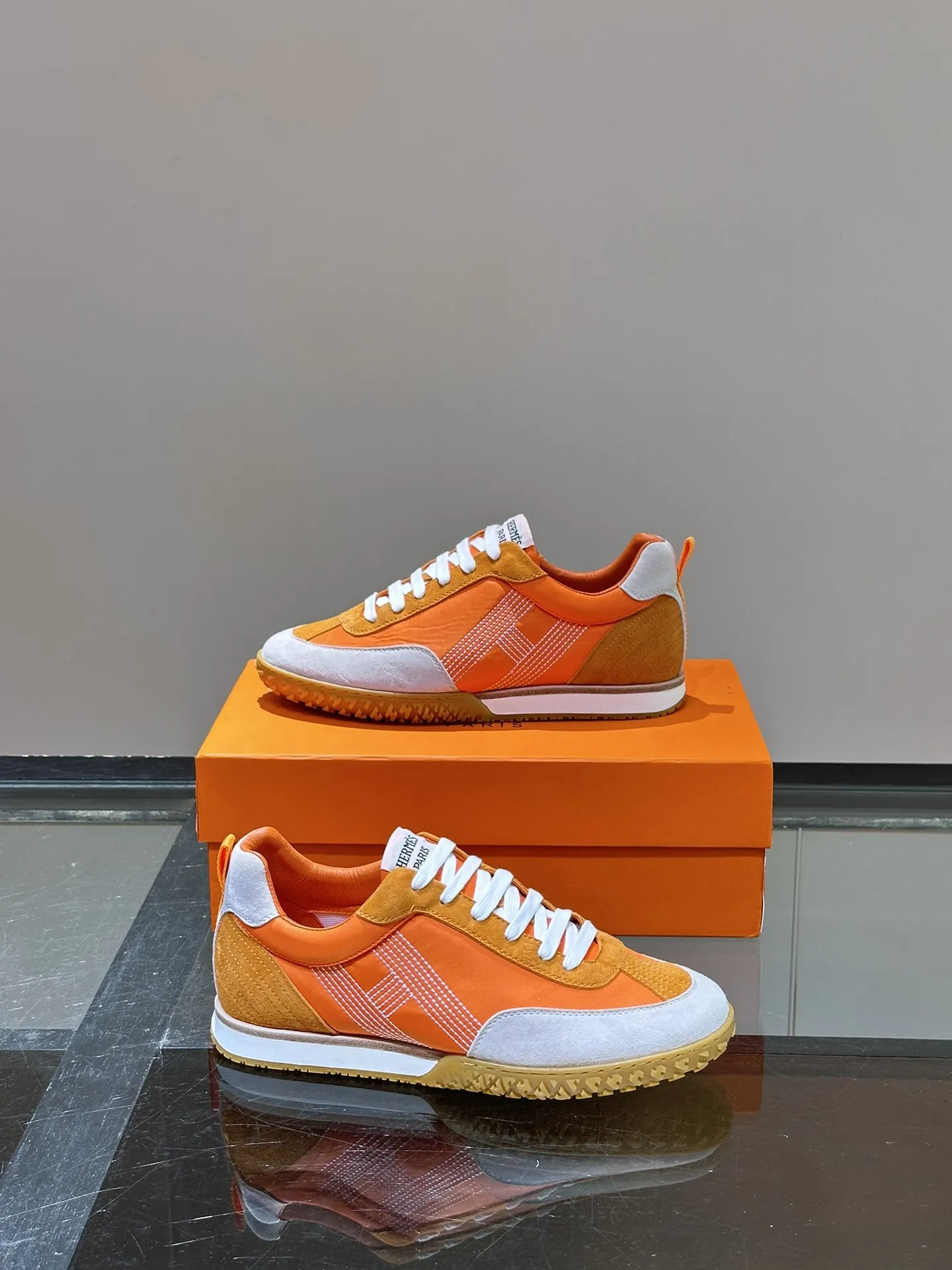 HERMES SS24 オレンジ厚底スニーカー 新作 - 画像 (5)