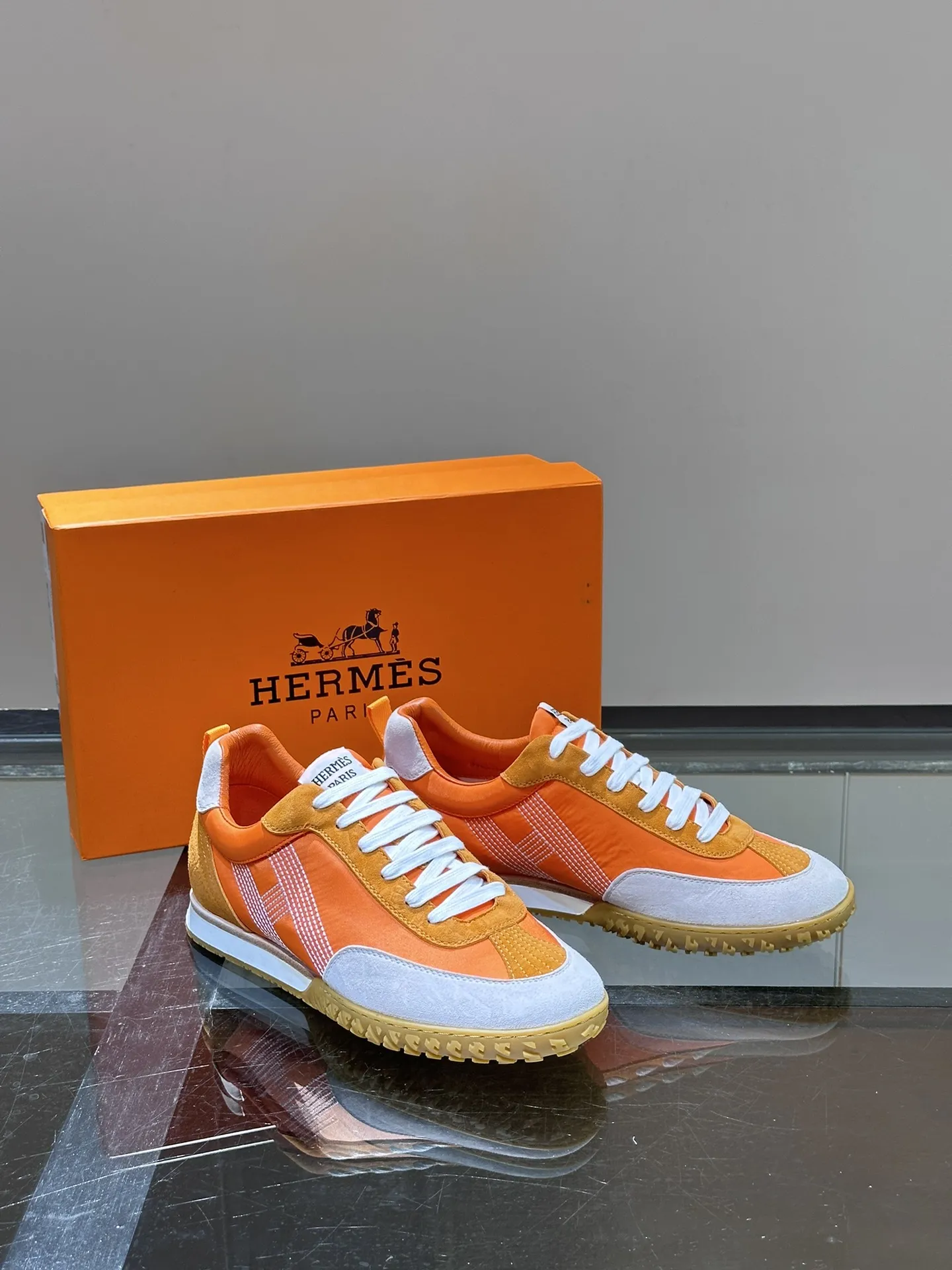 HERMES SS24 オレンジ厚底スニーカー 新作 - 画像 (6)