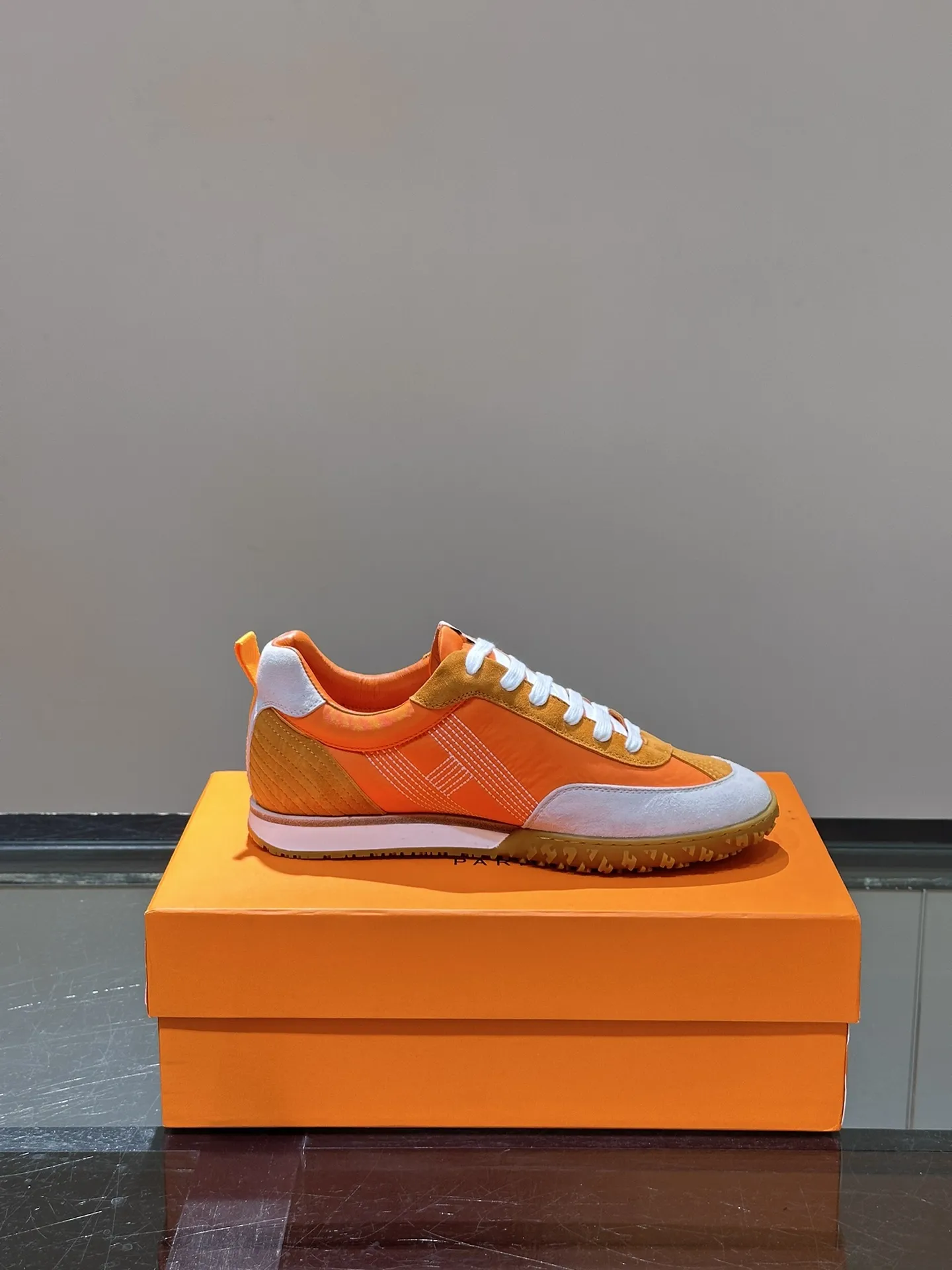 HERMES SS24 オレンジ厚底スニーカー 新作 - 画像 (7)