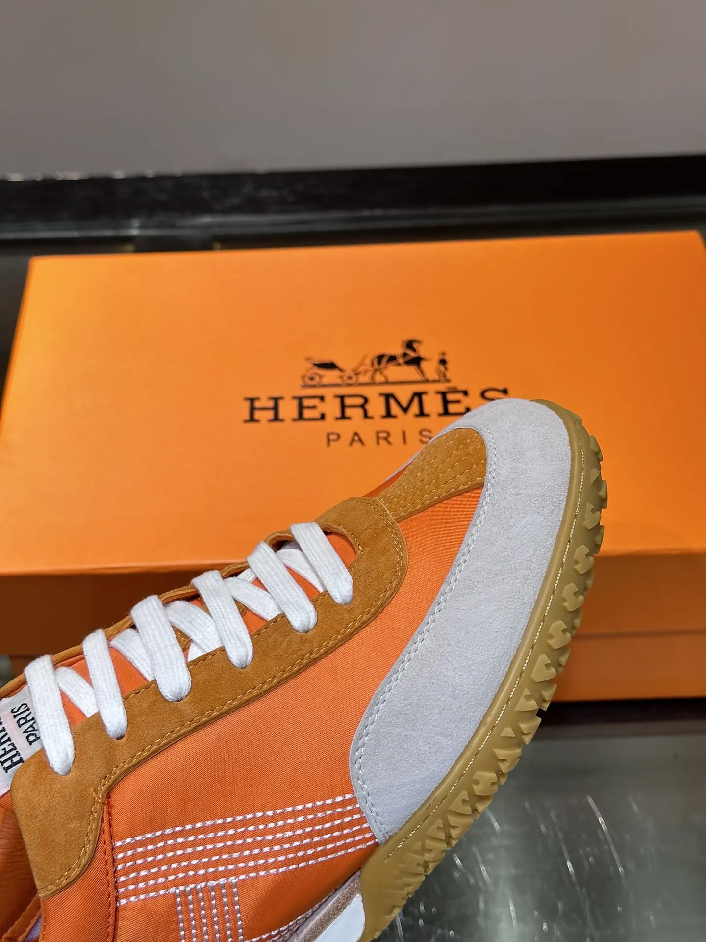 HERMES SS24 オレンジ厚底スニーカー 新作 - 画像 (9)