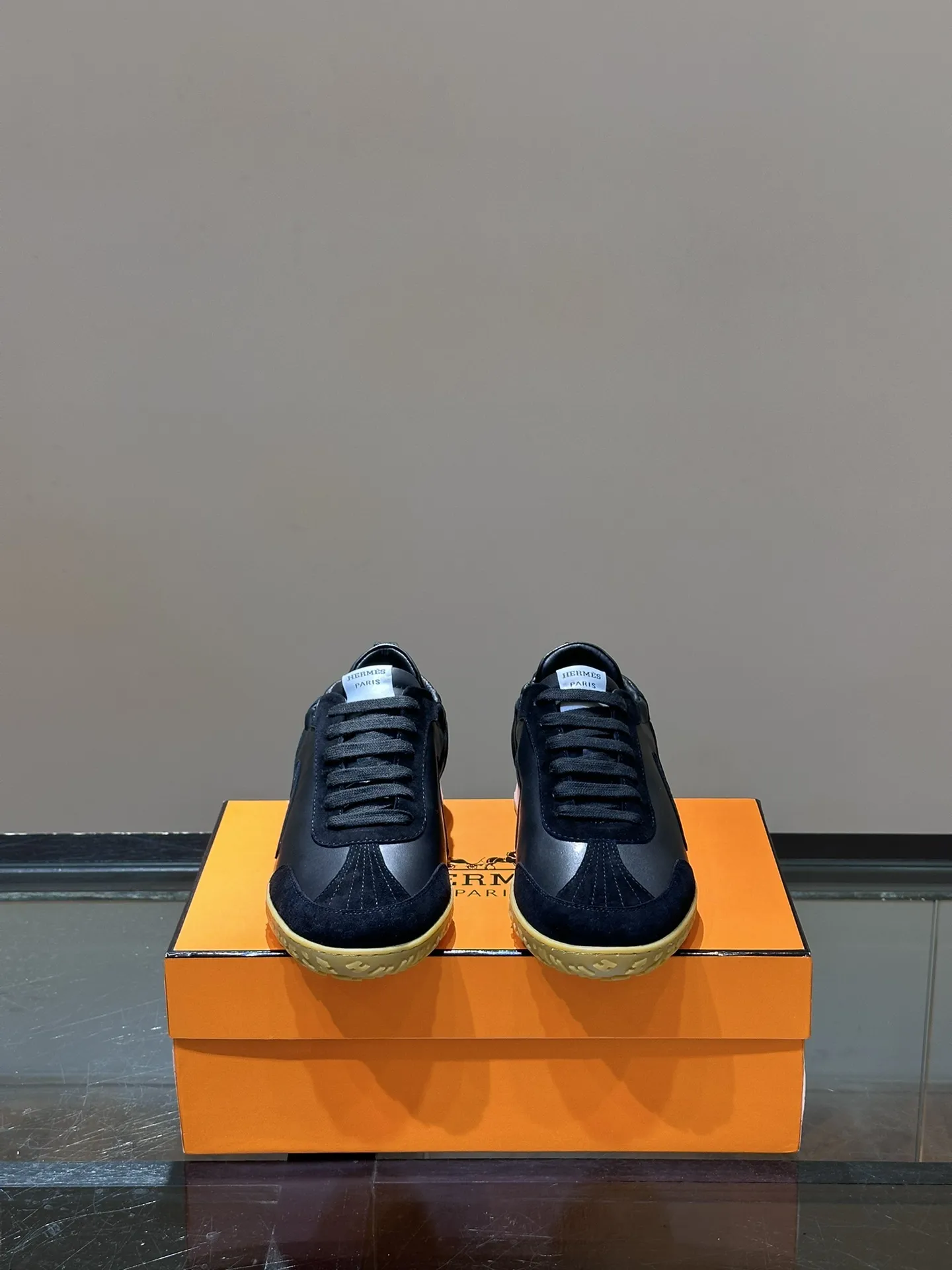 HERMES SS24 ヘロス厚底スニーカー ブラック - 画像 (3)