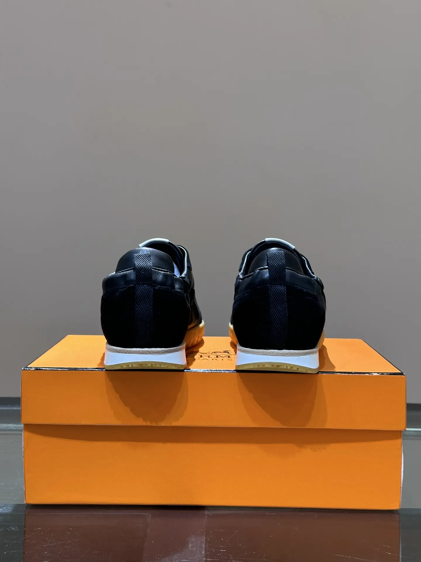HERMES SS24 ヘロス厚底スニーカー ブラック - 画像 (9)