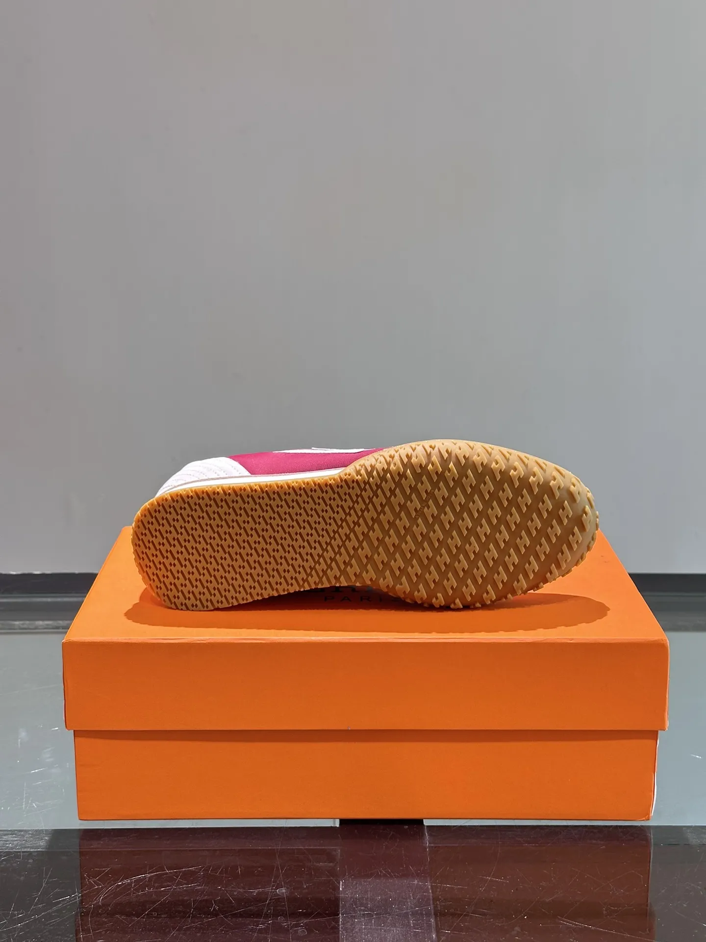 HERMES SS24厚底スニーカー レッド&ホワイト - 画像 (10)