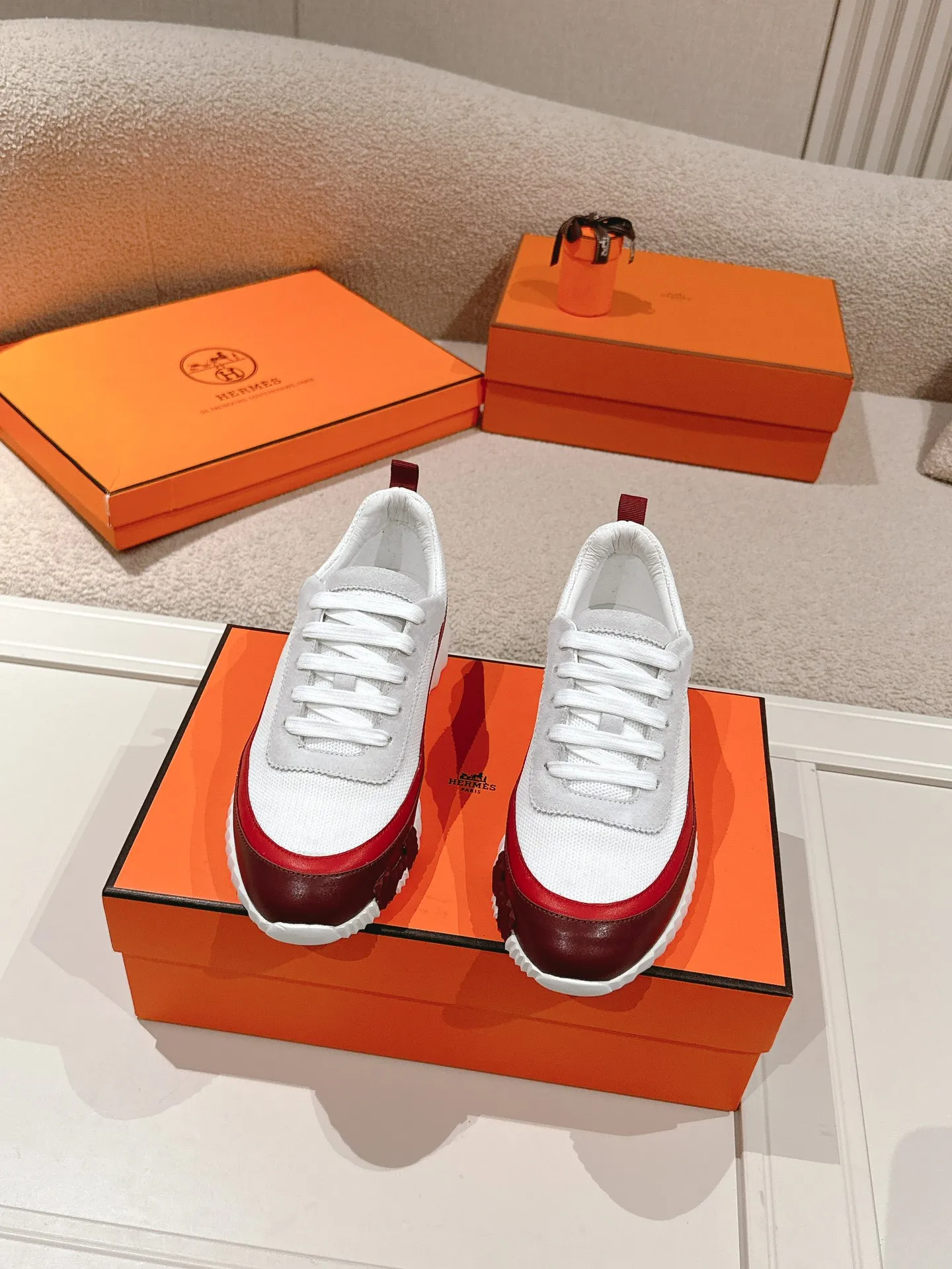 Hermès 厚底スニーカー ホワイトレッド カップルスタイル - 画像 (3)