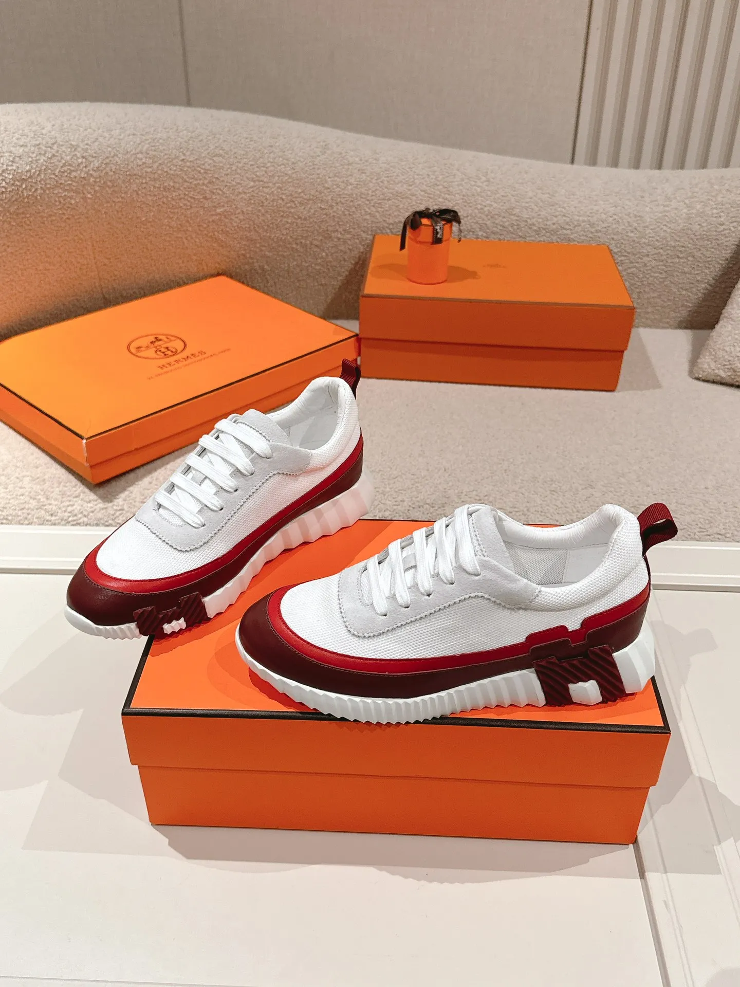 Hermès 厚底スニーカー ホワイトレッド カップルスタイル - 画像 (4)